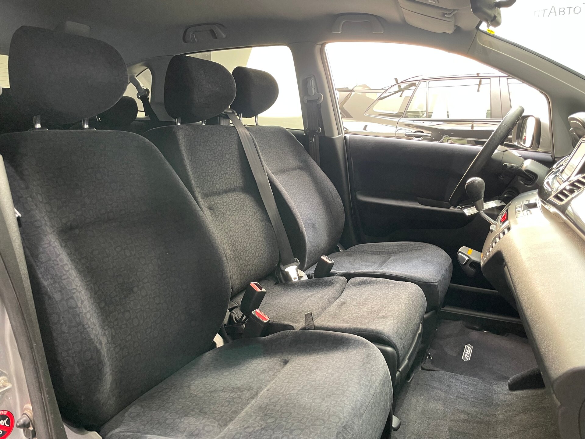 Автомобиль Honda FR-V 2.0 MT (150 л.с.) - 12