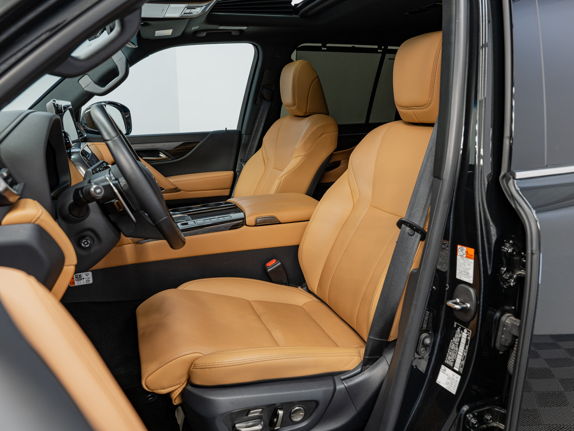 Автомобиль Lexus LX 700h 3.4hyb AT (457 л.с.) 4WD - 19