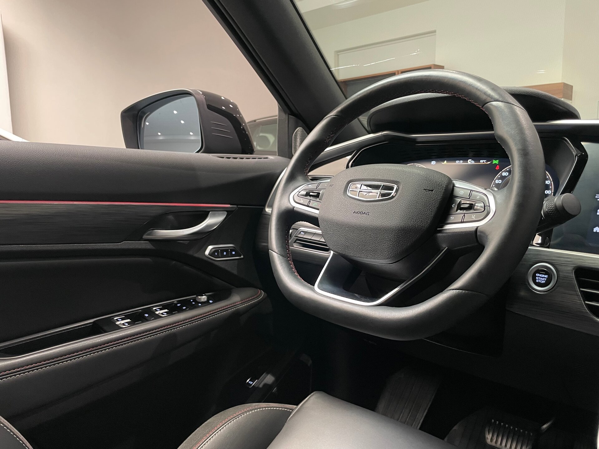 Автомобиль Geely Tugella 2.0 AT (238 л.с.) 4WD - 16