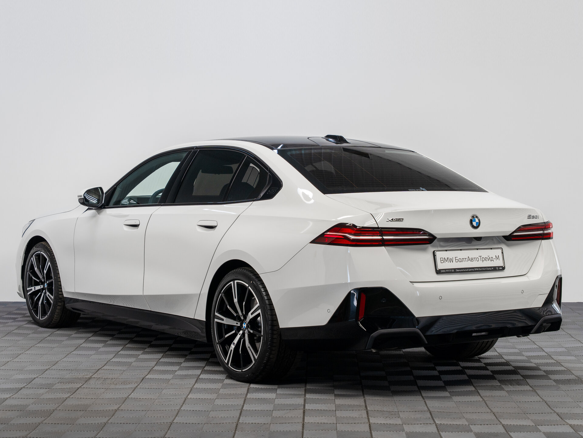 Автомобиль BMW 5 серии 530i xDrive 2.0 AT (258 л.с.) 4WD - 4