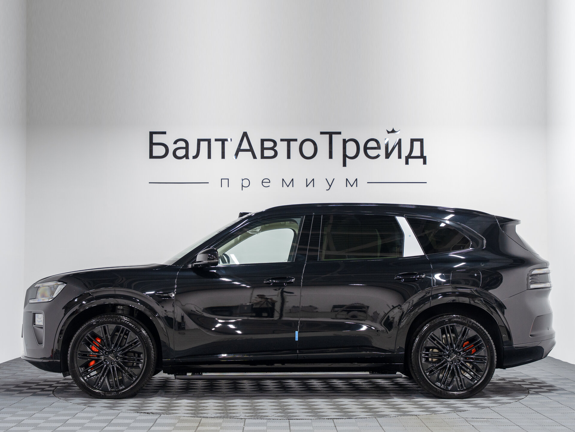 Автомобиль Zeekr 8X 70 kWh 2.0hyb AT (898 л.с.) 4WD - 11