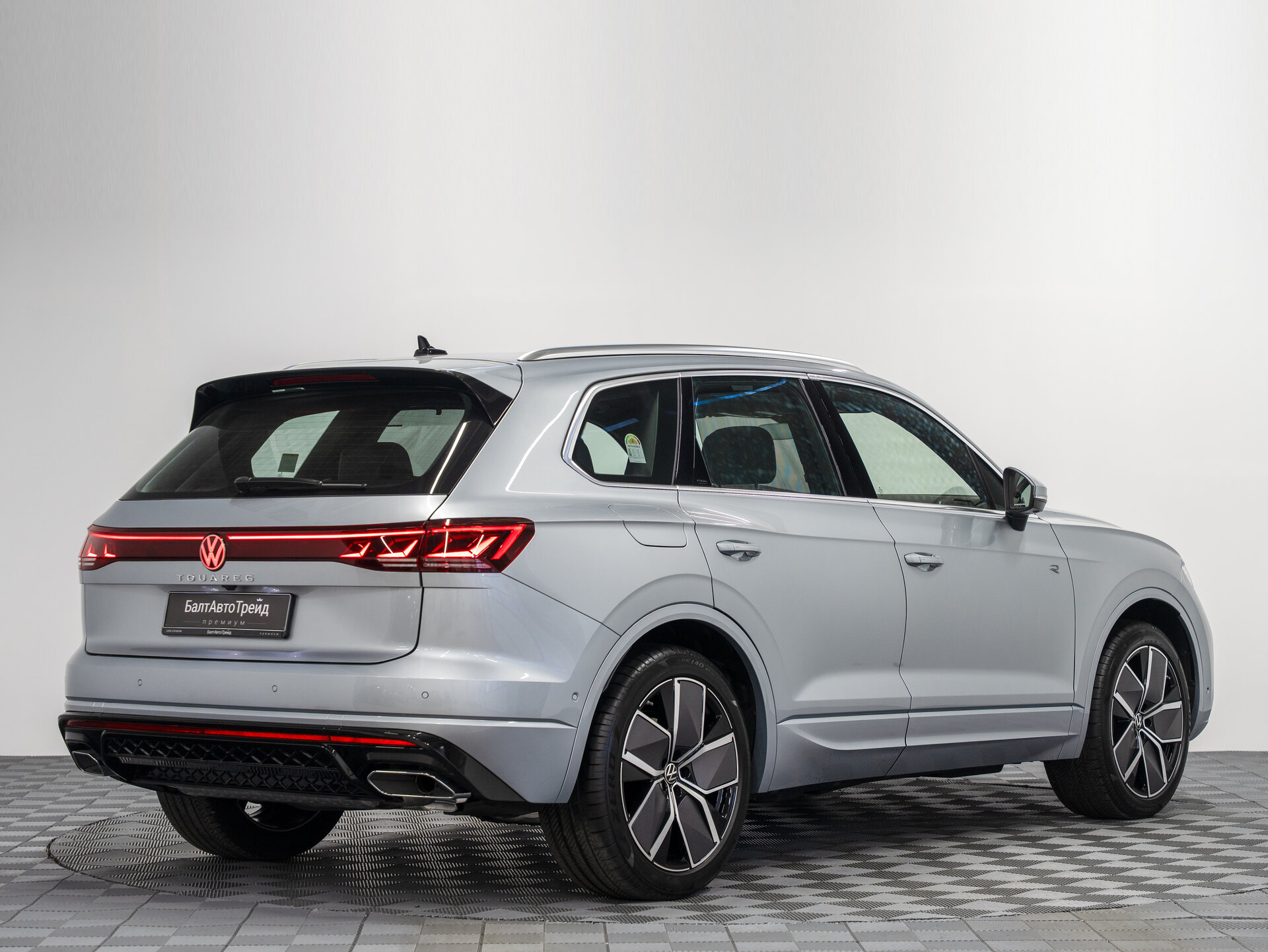 Автомобиль Volkswagen Touareg 3.0d AT (286 л.с.) 4WD - 7