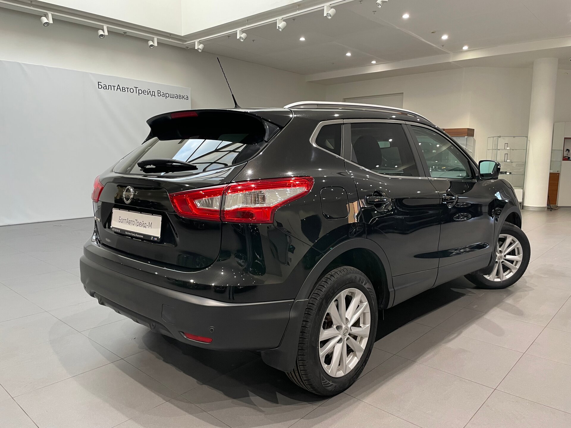 Автомобиль Nissan Qashqai 2.0 CVT (144 л.с.) 4WD - 6