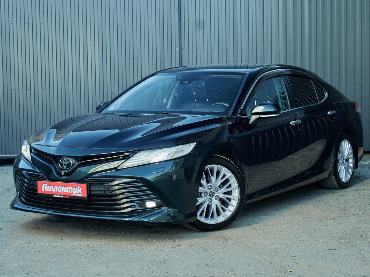 Купить Toyota Camry 3.5 AT (249 л.с.), 2018 в Екатеренбурге