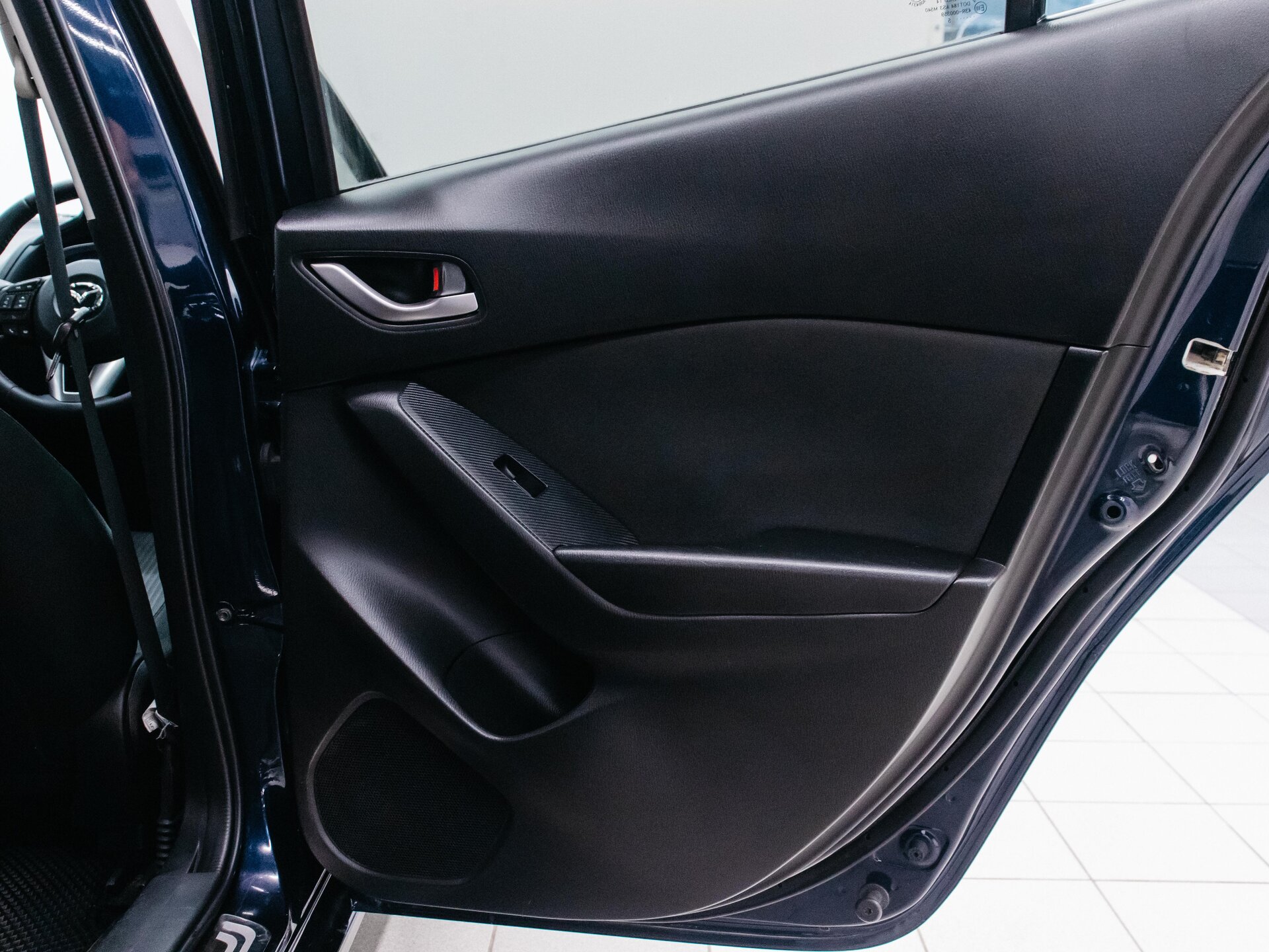 Mazda Axela 2015 25