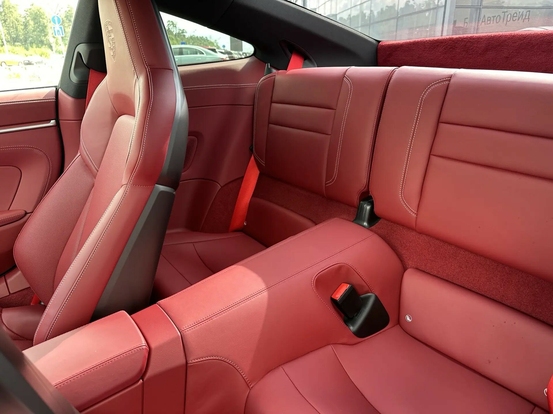 Автомобиль Porsche 911 Carrera 4 GTS 3.0 AMT (480 л.с.) 4WD - 19
