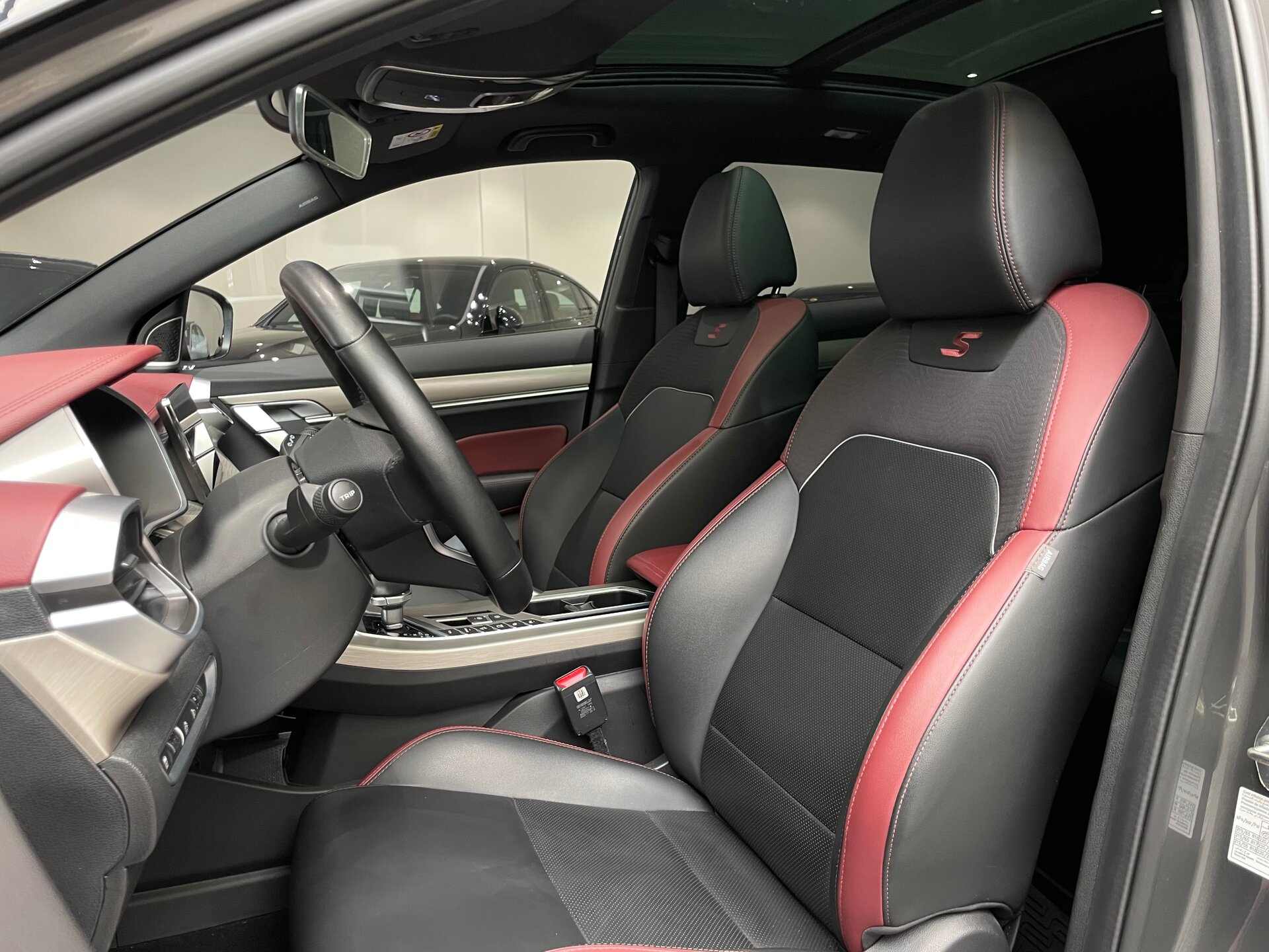 Автомобиль Geely Coolray 1.5 AMT (150 л.с.) - 8