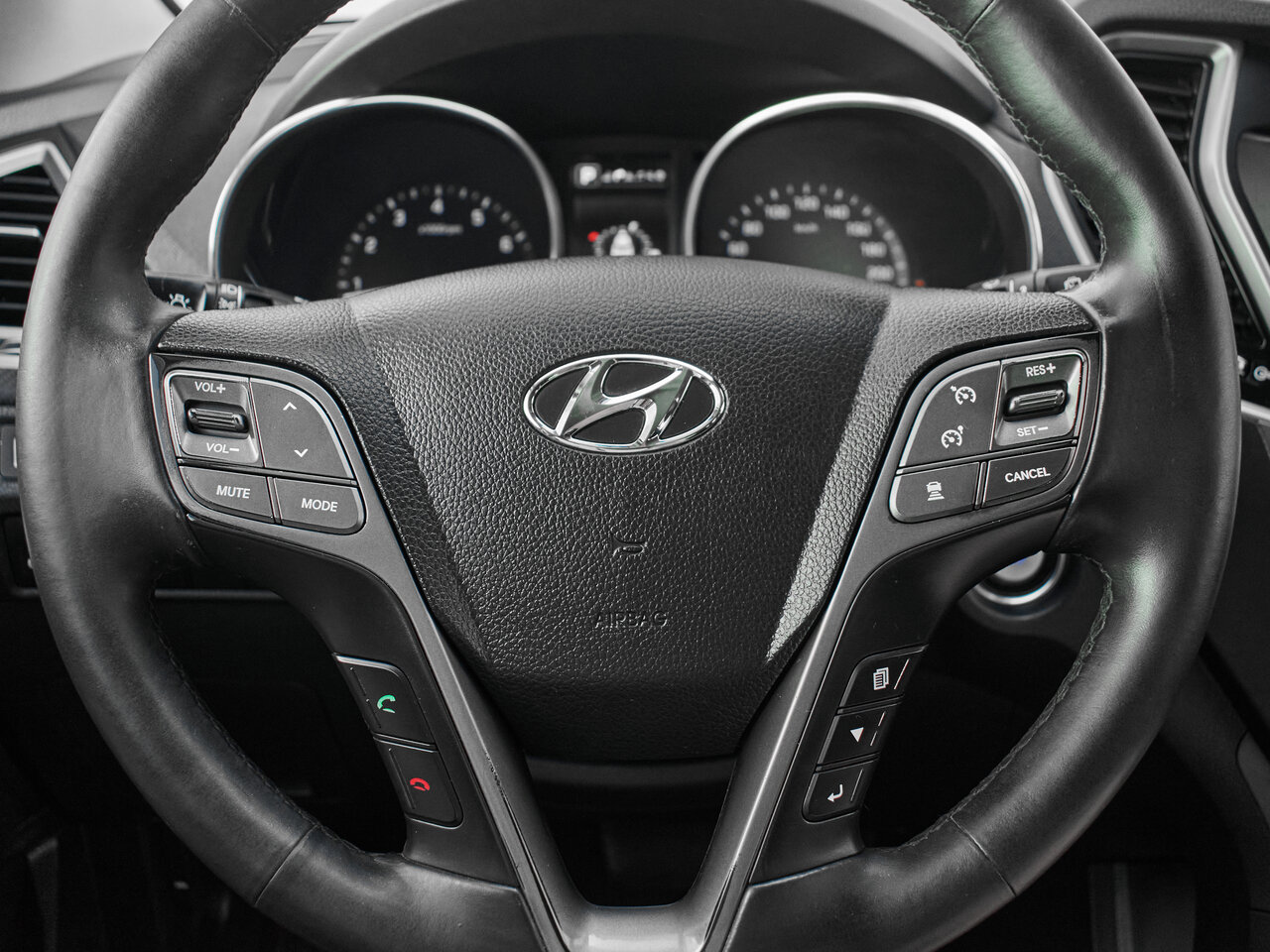Купить Hyundai Santa Fe 2.4 AT (171 л.с.) 4WD, 2017 в Екатеренбурге