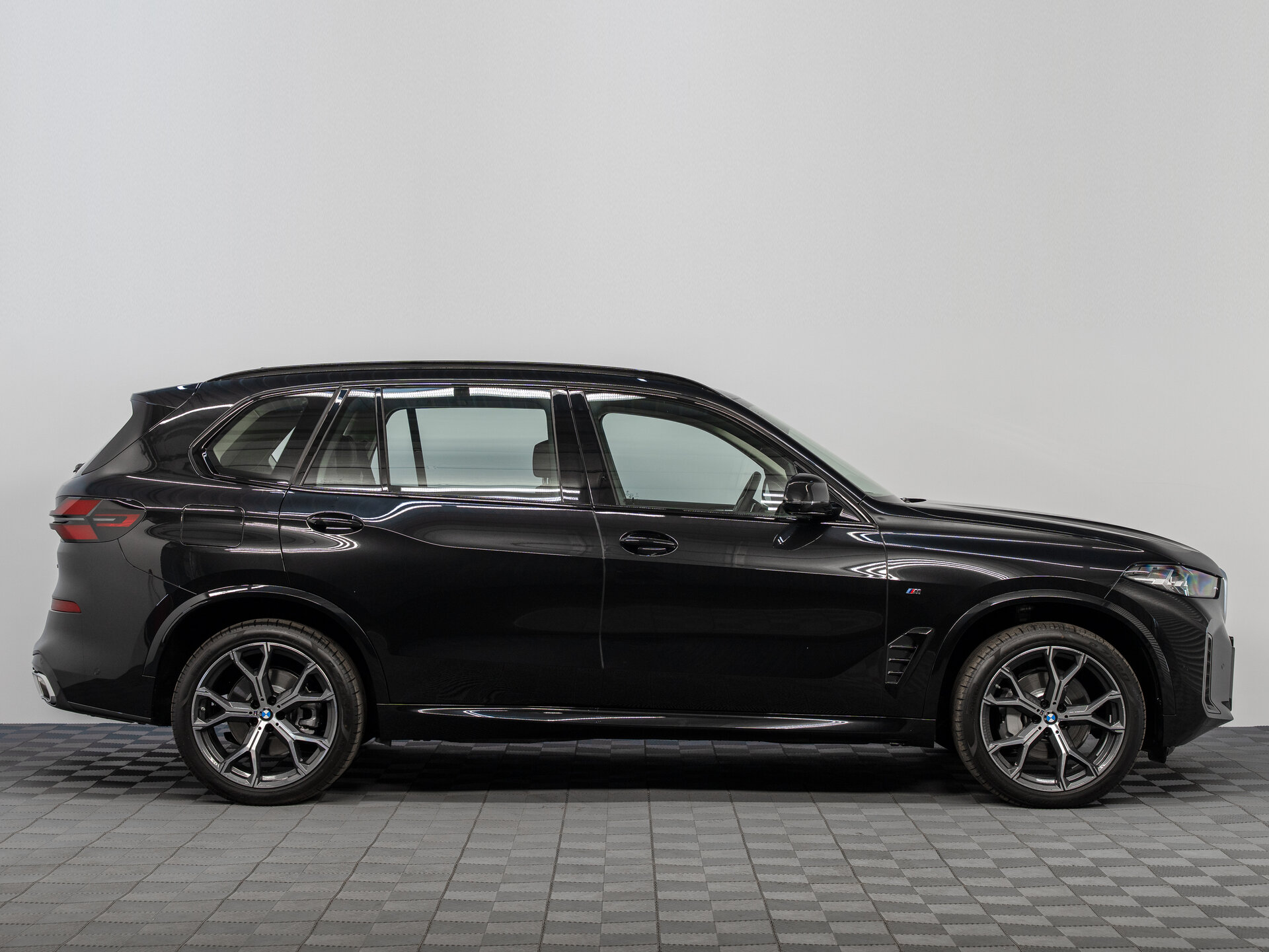 Автомобиль BMW X5 30Li 2.0 AT (258 л.с.) 4WD - 4