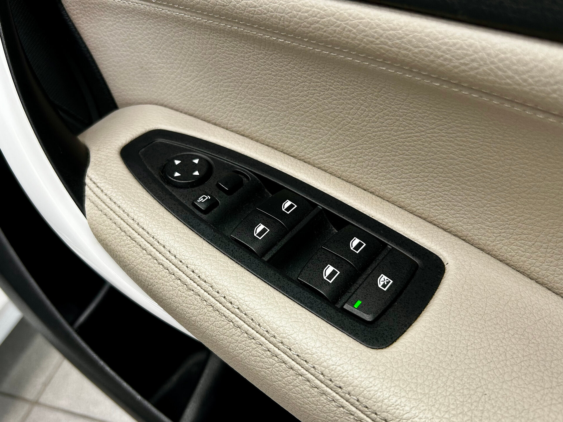 BMW 1 серии 2015 14