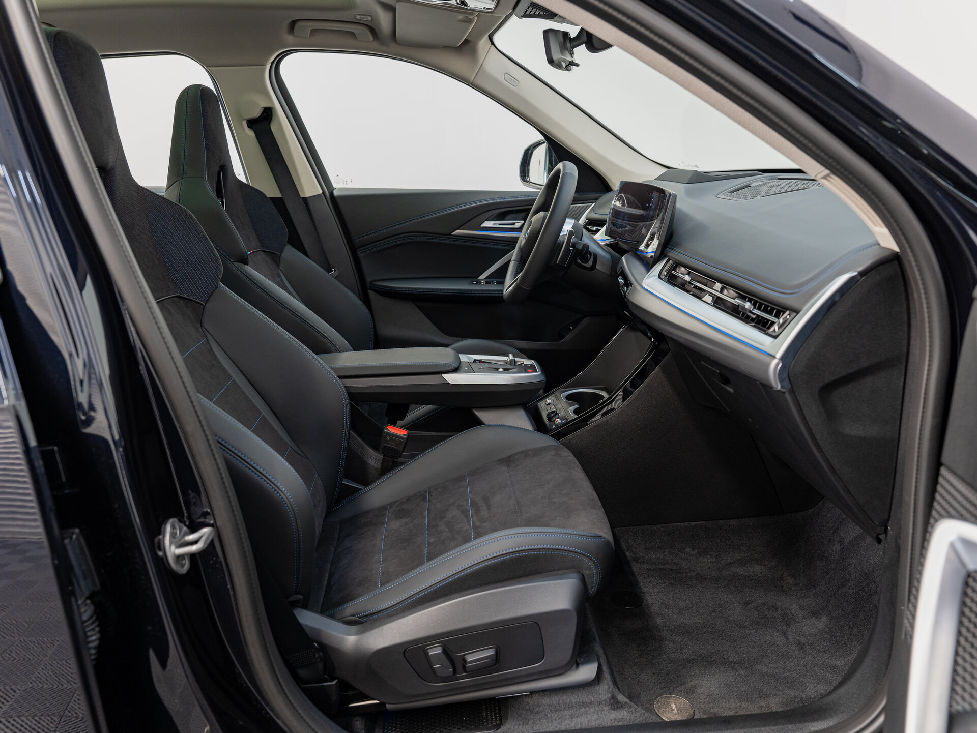 Автомобиль BMW X1 25Li xDrive 2.0 AMT (204 л.с.) 4WD - 10
