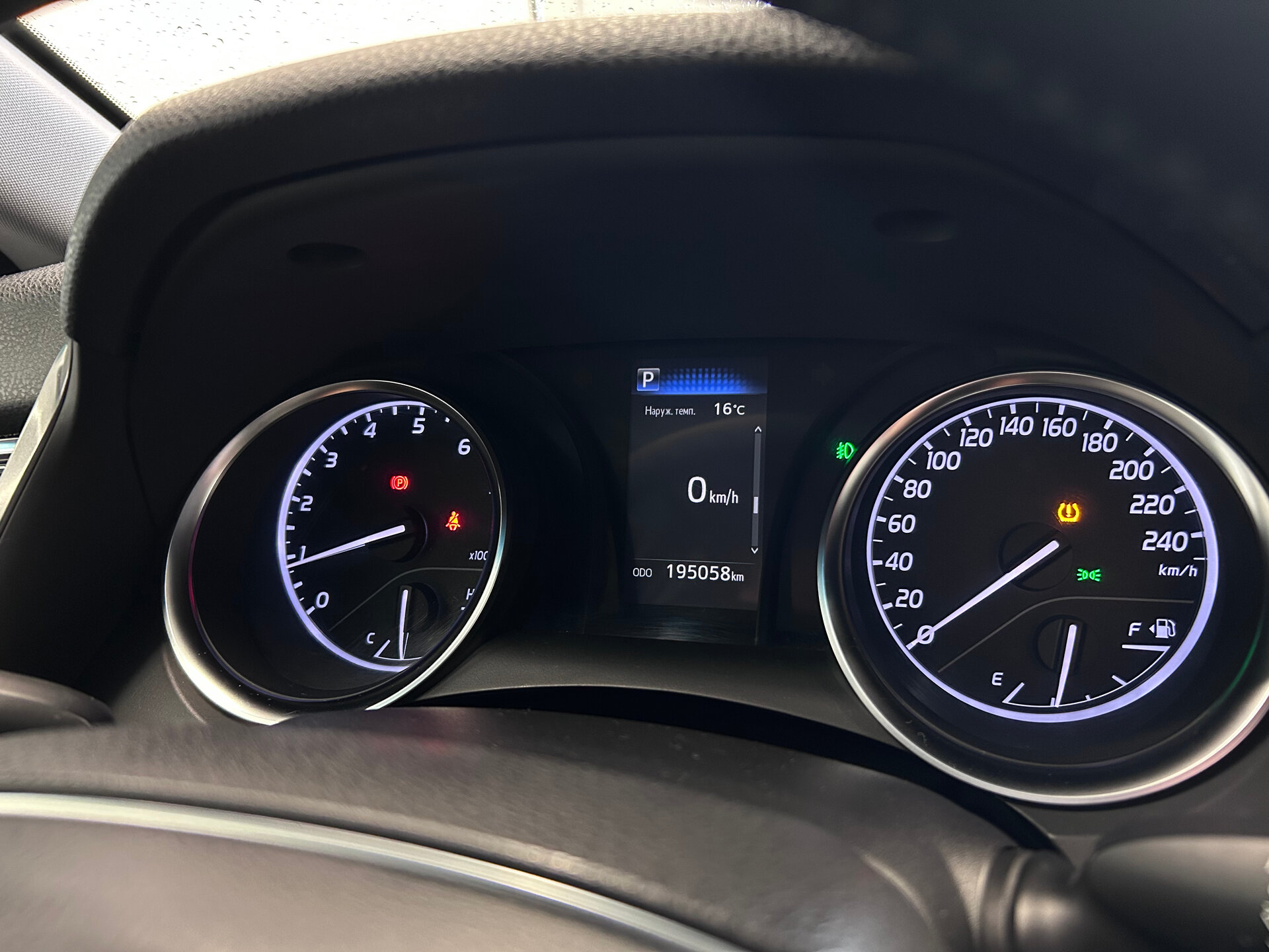 Toyota Camry 2018 24