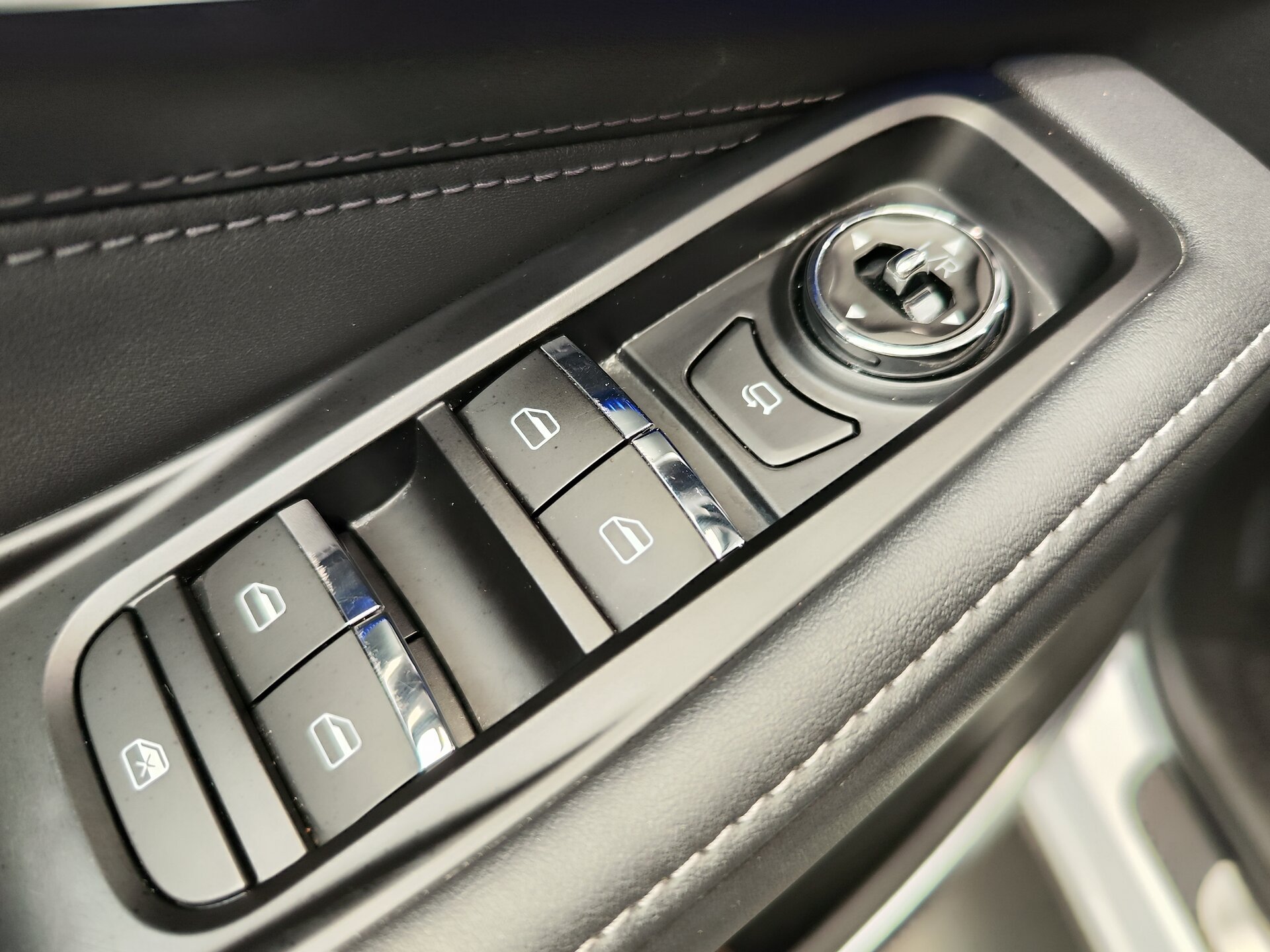 Автомобиль EXEED LX 1.5 CVT (147 л.с.) - 17