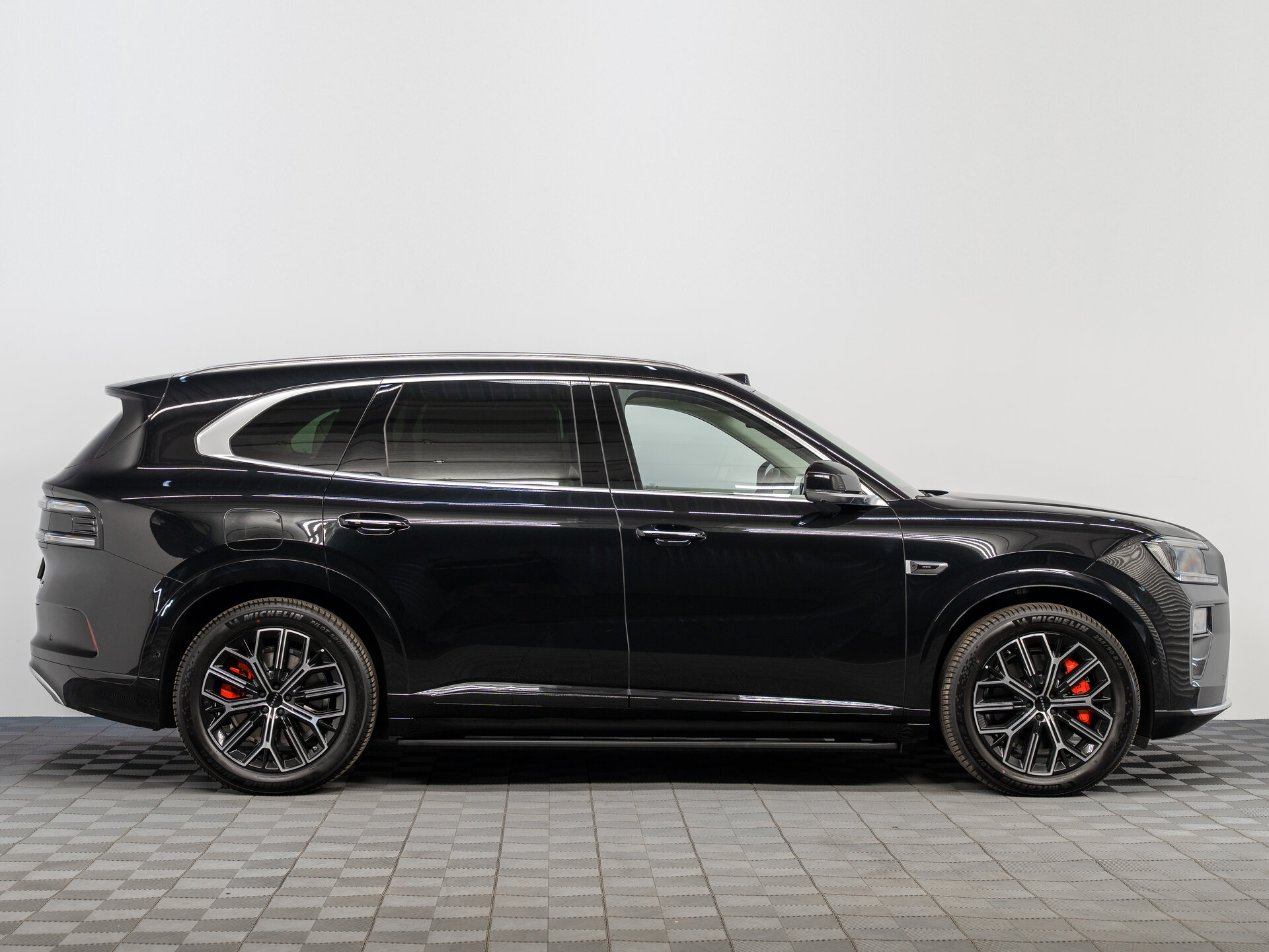 Автомобиль Zeekr 8X 55 kWh 2.0hyb AT (898 л.с.) 4WD - 7