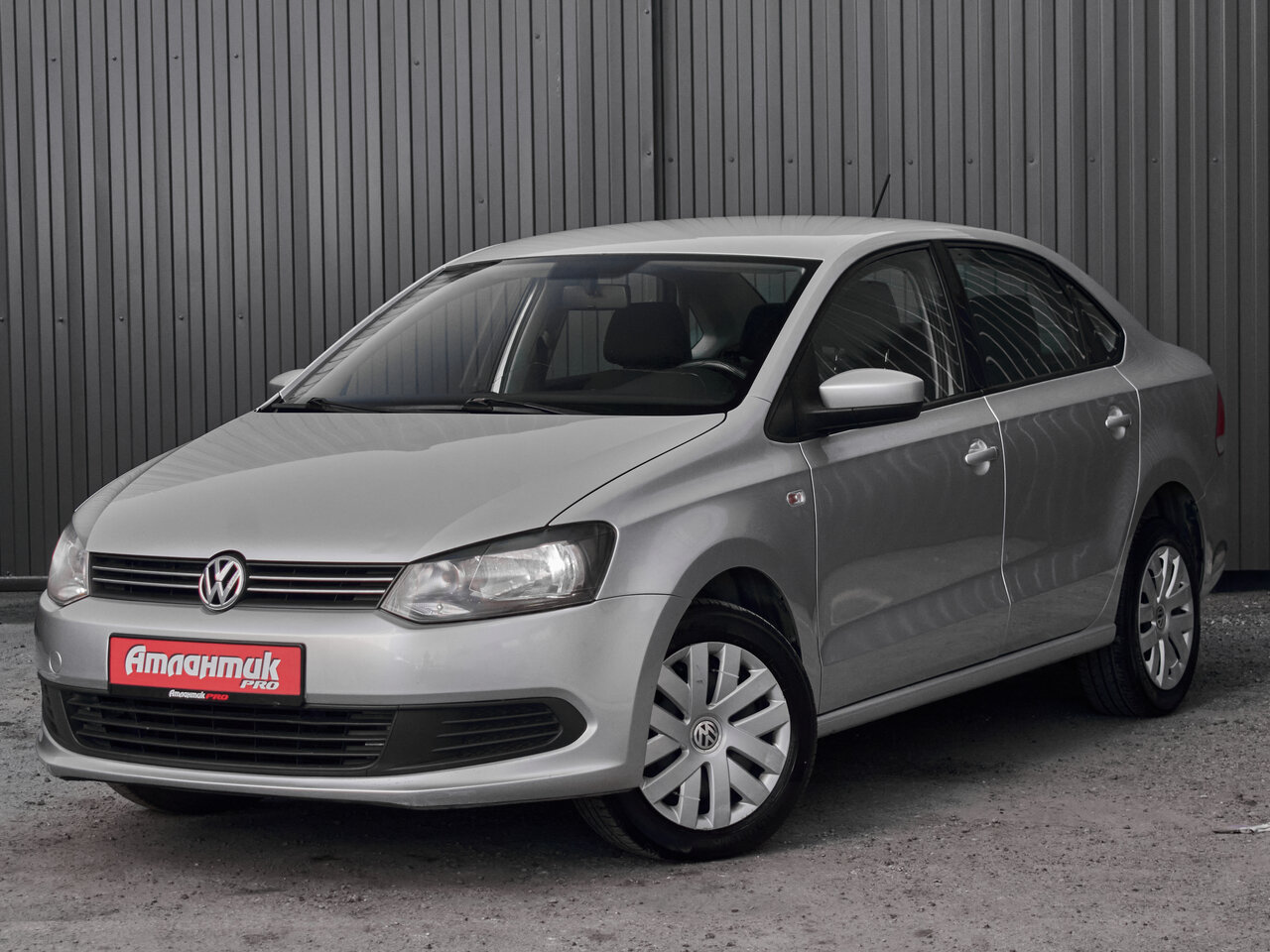 Купить Volkswagen Polo 1.6 MT (105 л.с.), 2013 в Екатеренбурге