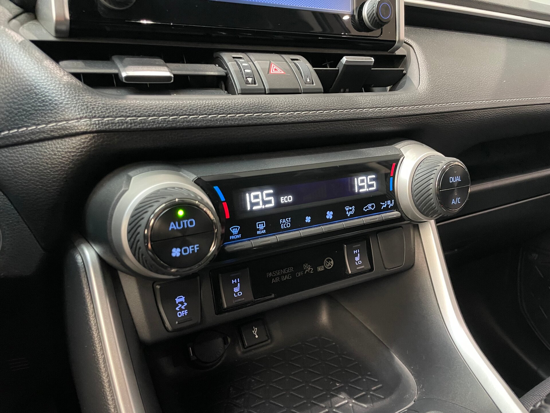 Автомобиль Toyota RAV4 2.0 CVT (149 л.с.) 4WD - 18