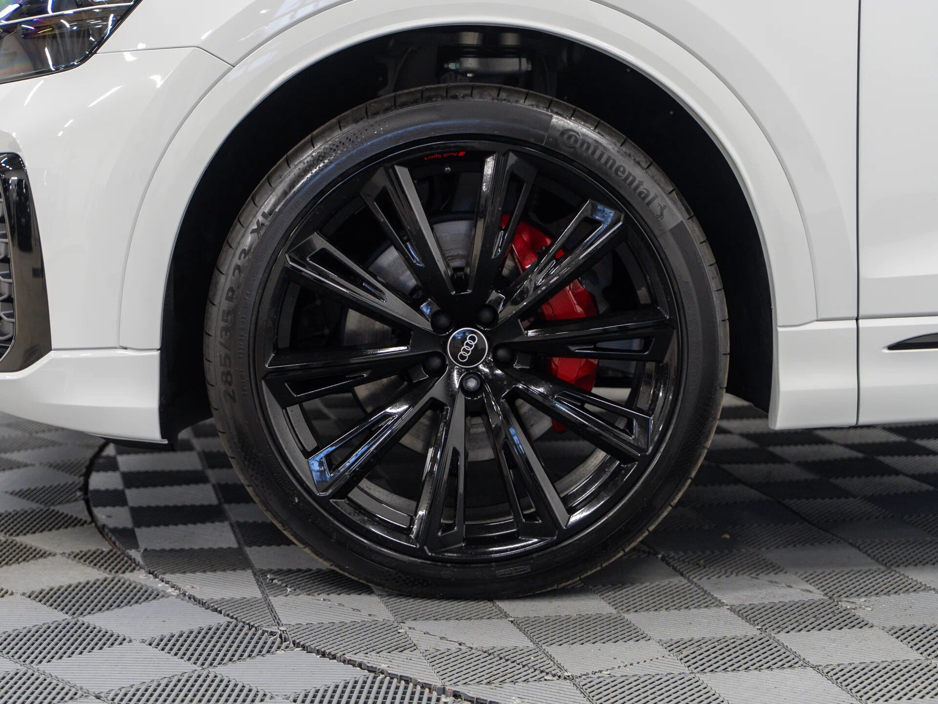 Автомобиль Audi Q8 50 TDI 3.0d AT (286 л.с.) 4WD - 3