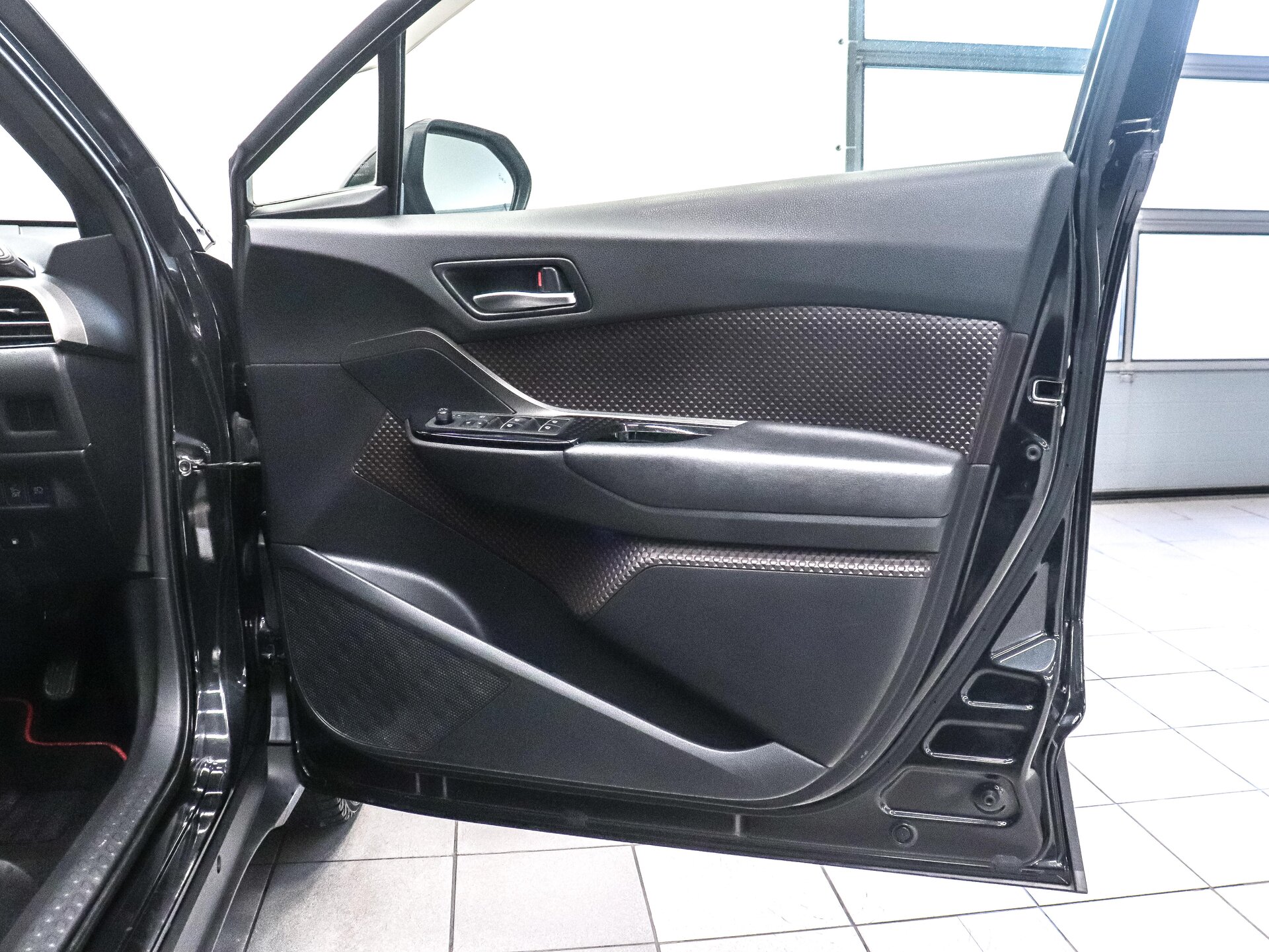 Toyota C-HR 2017 7
