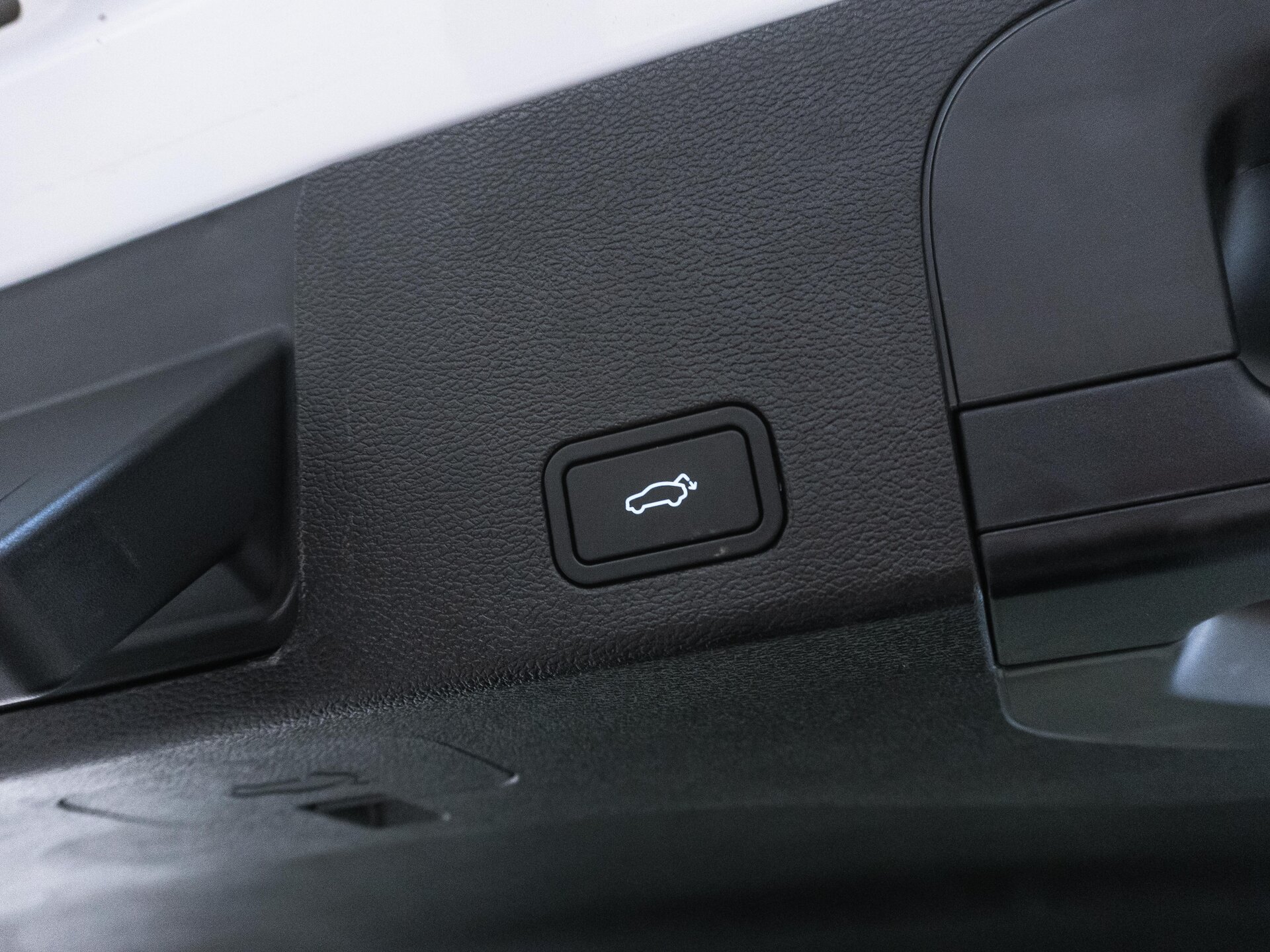 Geely Tugella 2022 33