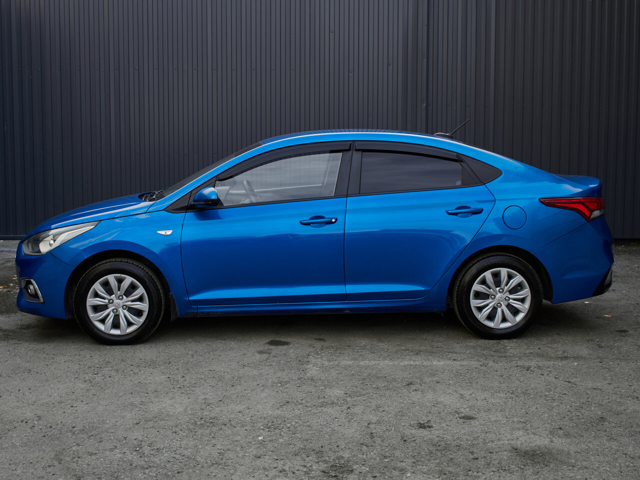 Купить Hyundai Solaris 1.6 MT (123 л.с.), 2017 в Екатеренбурге