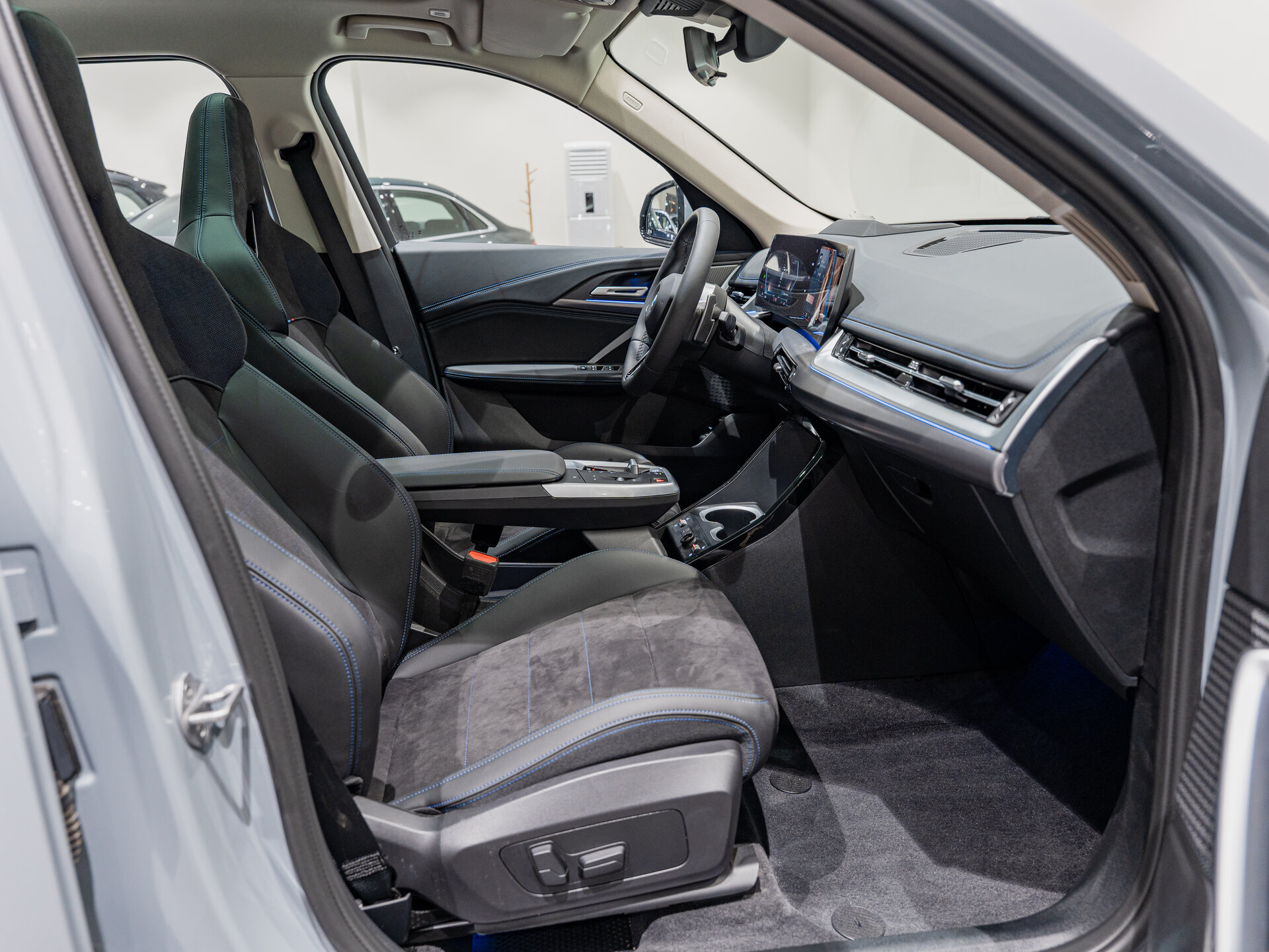 Автомобиль BMW X1 25Li xDrive 2.0 AMT (204 л.с.) 4WD - 10