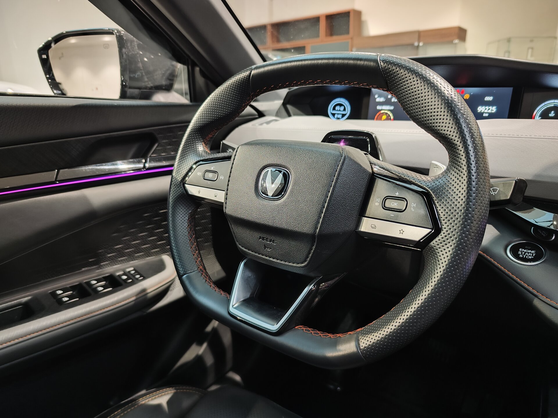 Автомобиль Changan UNI-V 1.5 AMT (181 л.с.) - 15