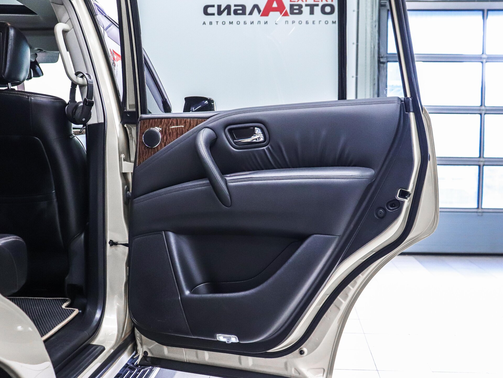 Nissan Patrol 2011 31