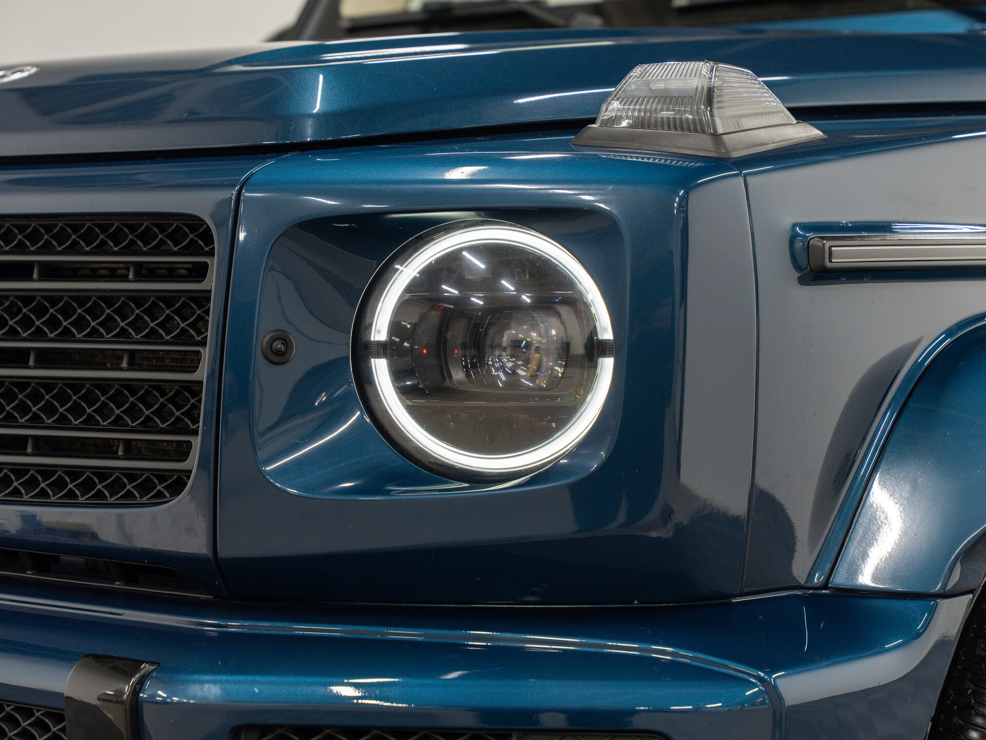 Автомобиль Mercedes-Benz G-Класс 350 d 2.9d AT (249 л.с.) 4WD - 2