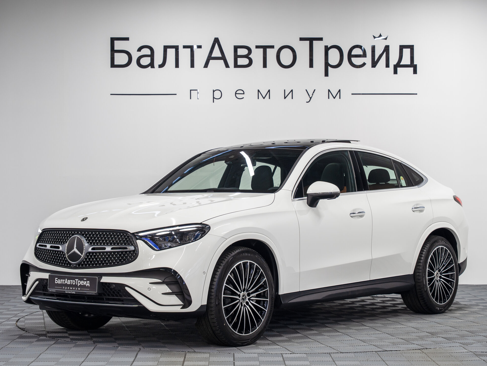 Автомобиль Mercedes-Benz GLC Coupe 300 2.0 AT (258 л.с.) 4WD - 1