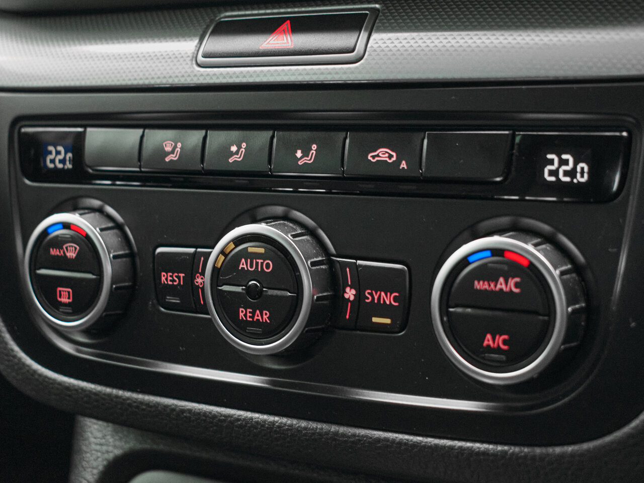 Купить Volkswagen Sharan 1.4 AMT (150 л.с.), 2012 в Екатеренбурге