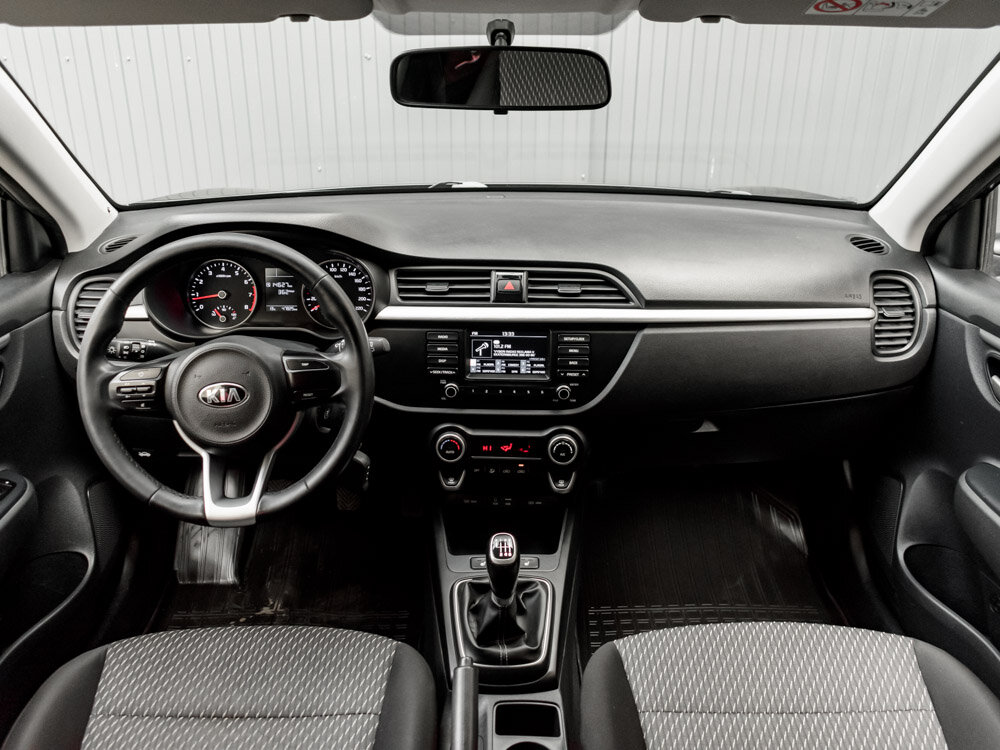 Купить Kia Rio X-Line 1.6 MT (123 л.с.), 2018 в Екатеренбурге