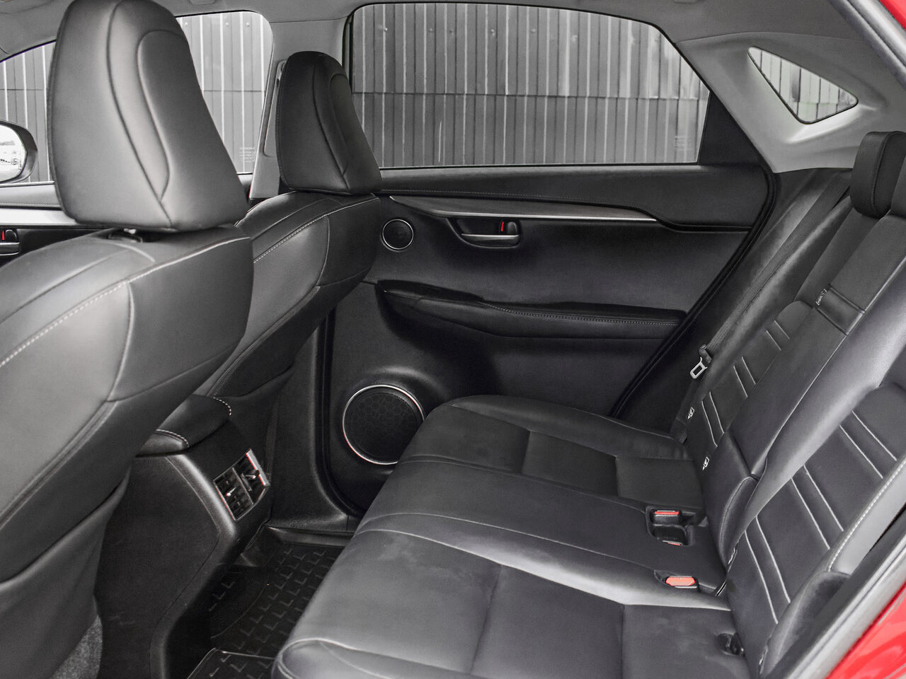 Купить Lexus NX 200 2.0 CVT (150 л.с.) 4WD, 2015 в Екатеренбурге