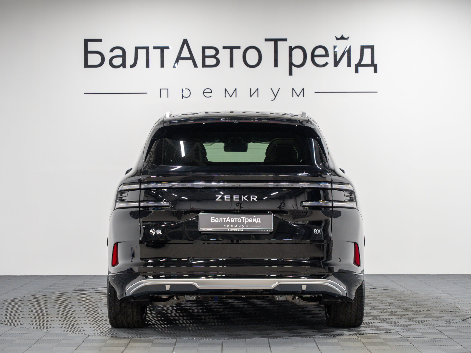 Автомобиль Zeekr 8X 70 kWh 2.0hyb AT (898 л.с.) 4WD - 9