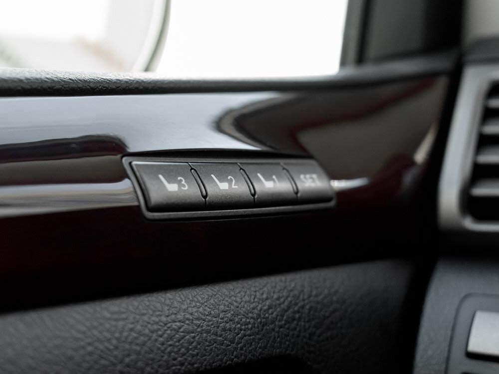 Купить Lexus LX 570 5.7 AT (367 л.с.) 4WD, 2011 в Екатеренбурге