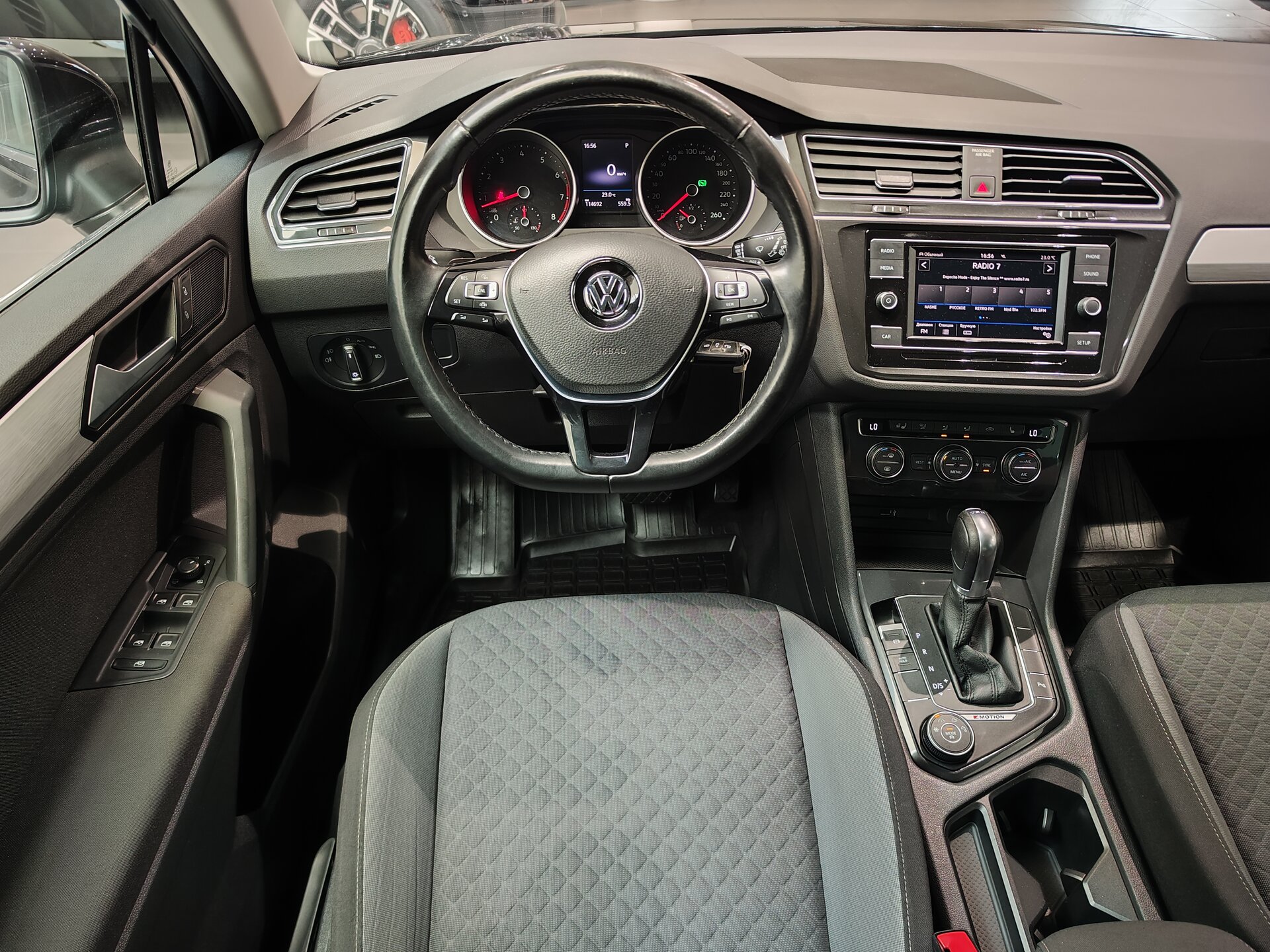 Автомобиль Volkswagen Tiguan 1.4 AMT (150 л.с.) 4WD - 16
