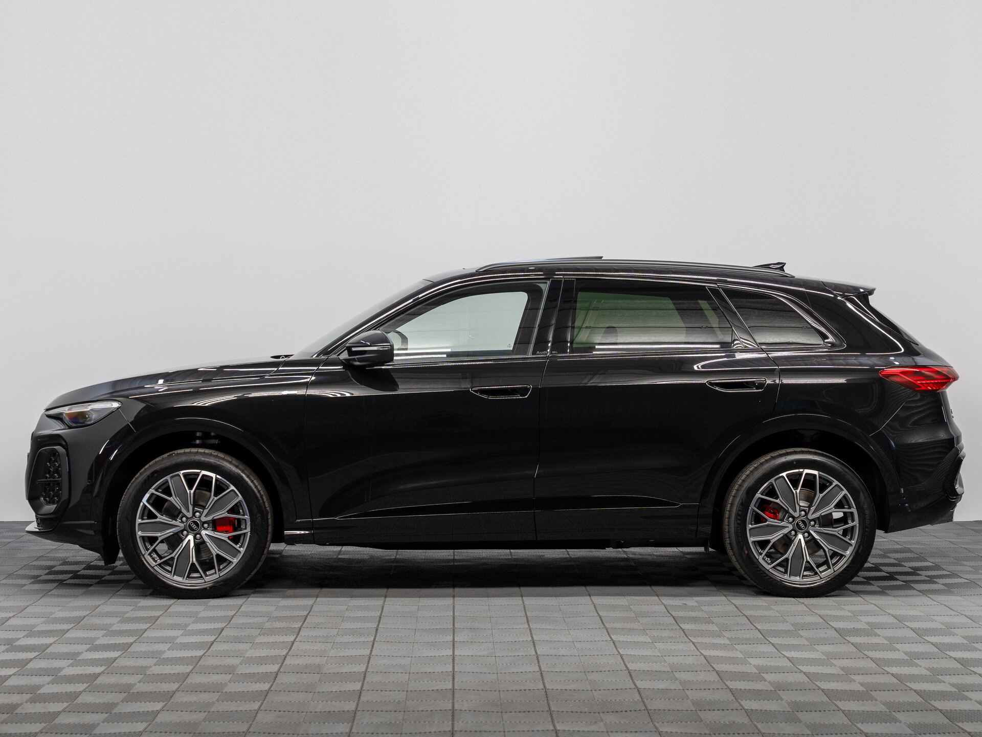Автомобиль Audi Q5 L 2.0 AMT (204 л.с.) 4WD - 8