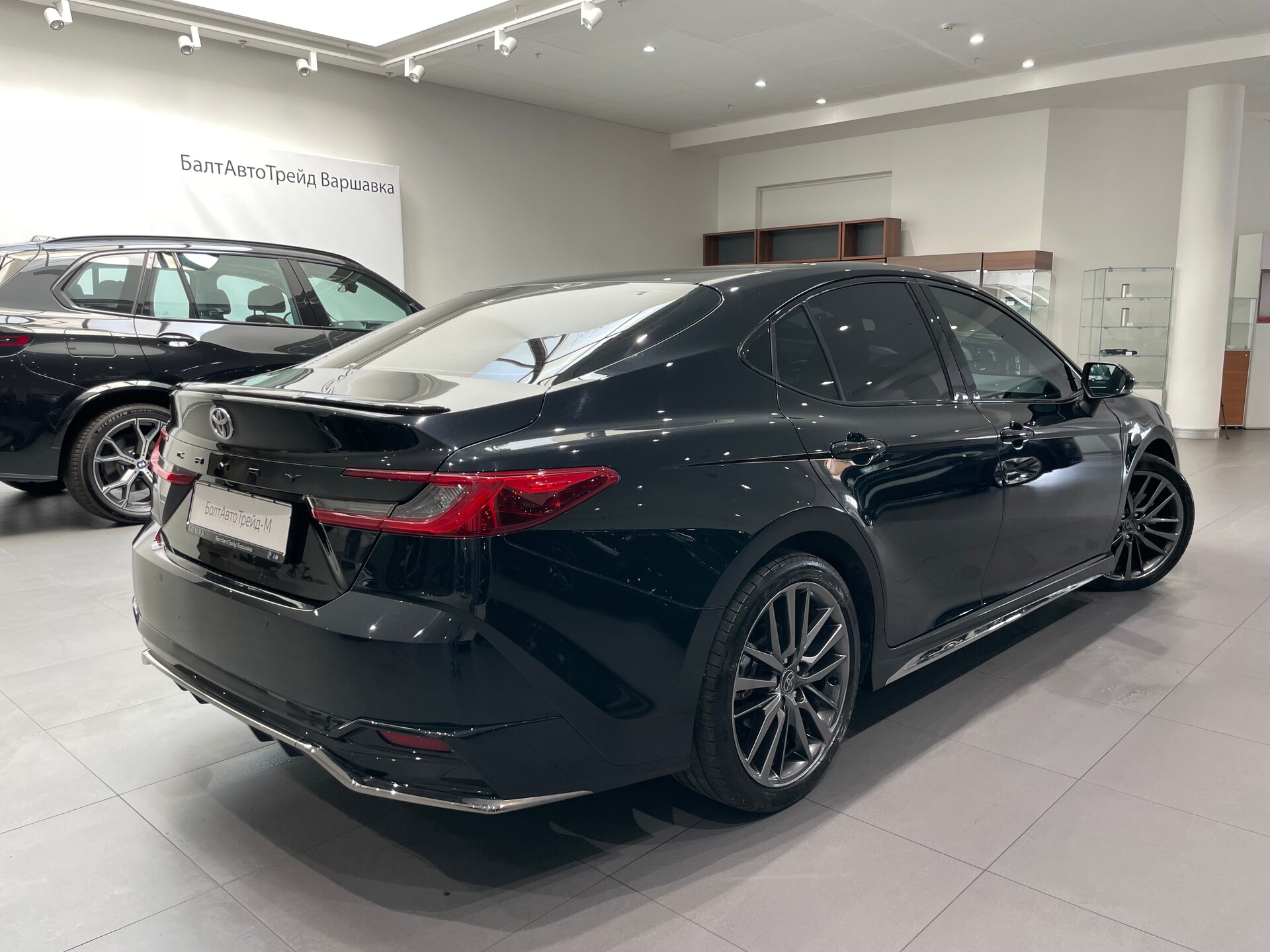 Автомобиль Toyota Camry 2.0hyb CVT (197 л.с.) - 6