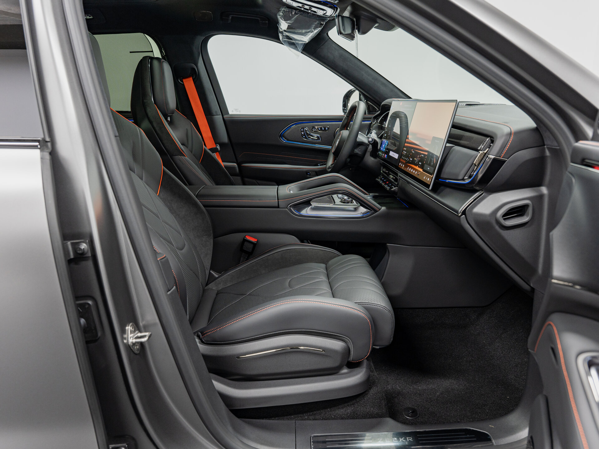 Автомобиль Zeekr 8X Dawn 2.0hyb AT (1401 л.с.) 4WD - 13