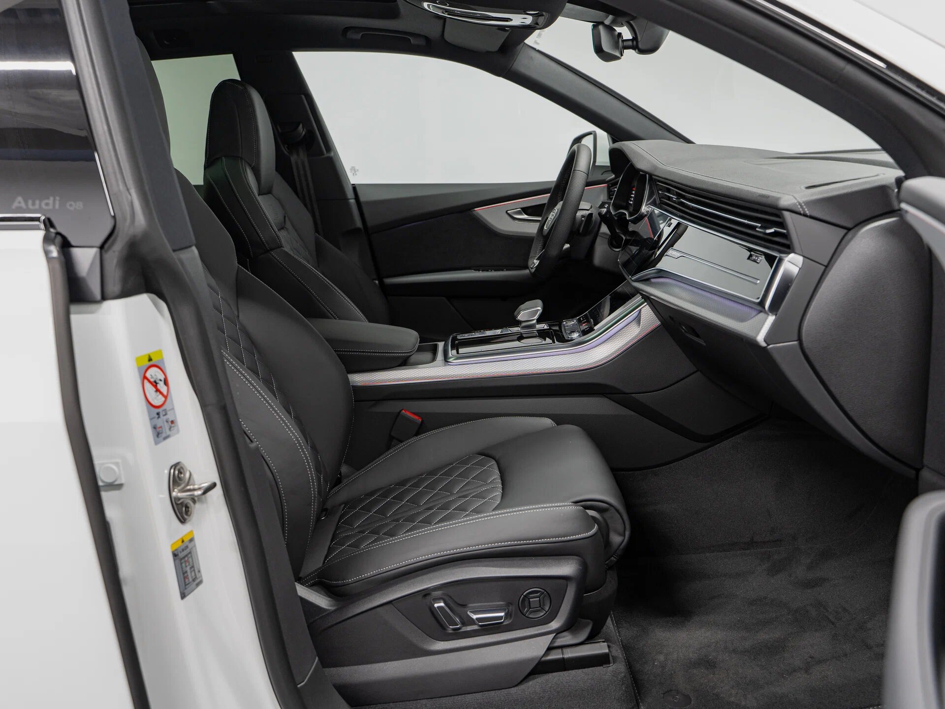 Автомобиль Audi Q8 50 TDI 3.0d AT (286 л.с.) 4WD - 13