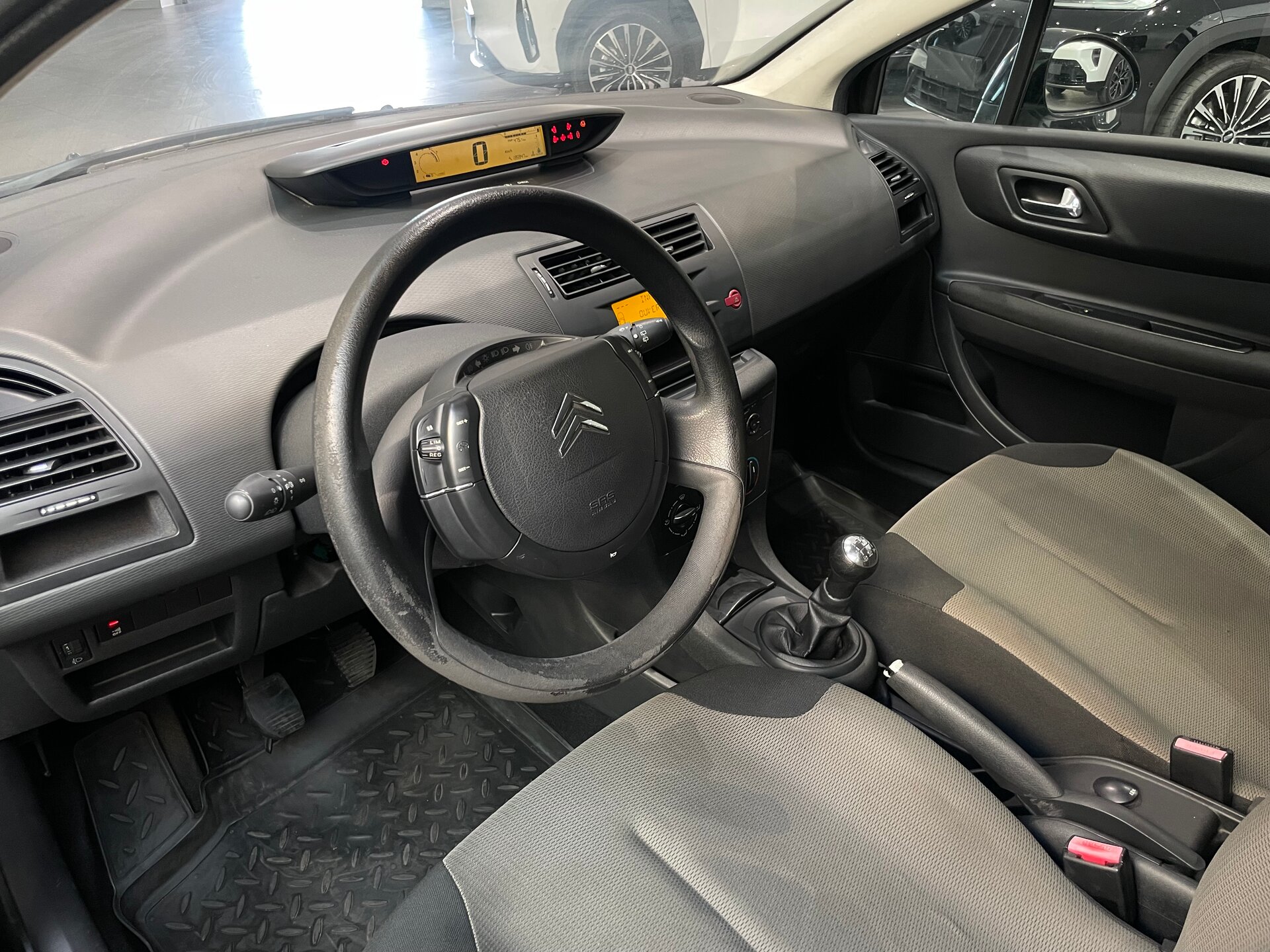 Автомобиль Citroen C4 1.6 MT (109 л.с.) - 7
