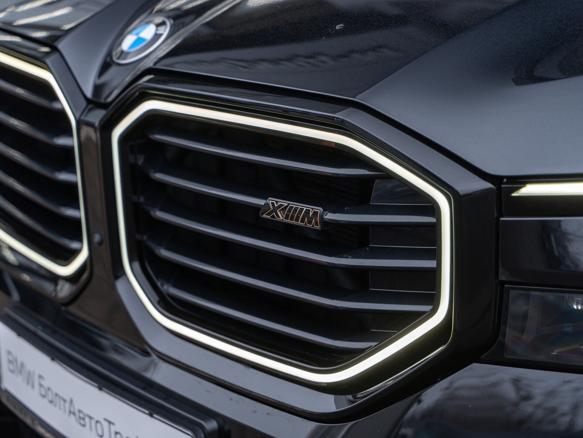Автомобиль BMW XM 4.4hyb AT (653 л.с.) 4WD - 9