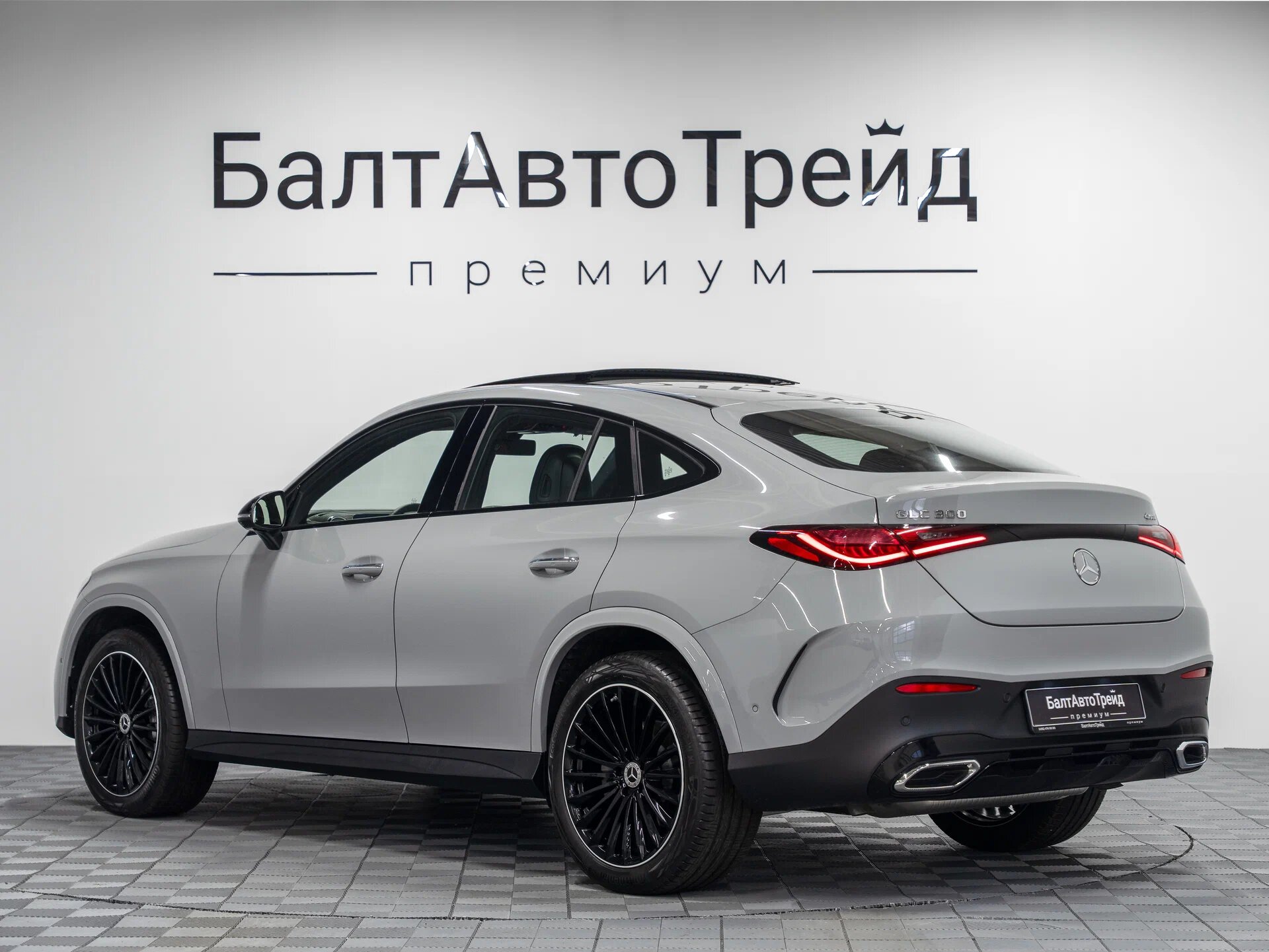 Автомобиль Mercedes-Benz GLC Coupe 300 2.0 AT (258 л.с.) 4WD - 9