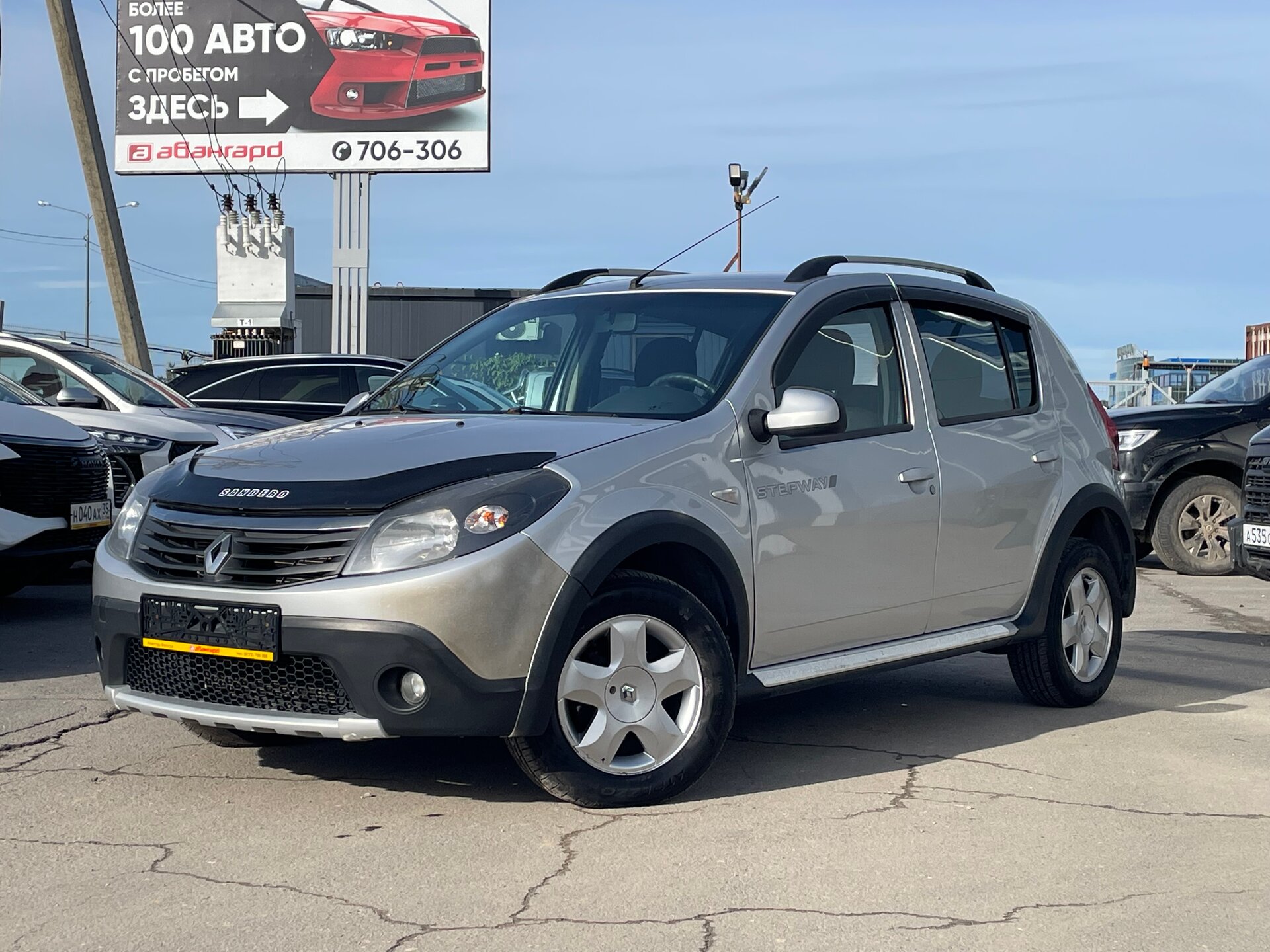 Renault Sandero Stepway Stepway 1.6 AT (103 л.с.) 2014