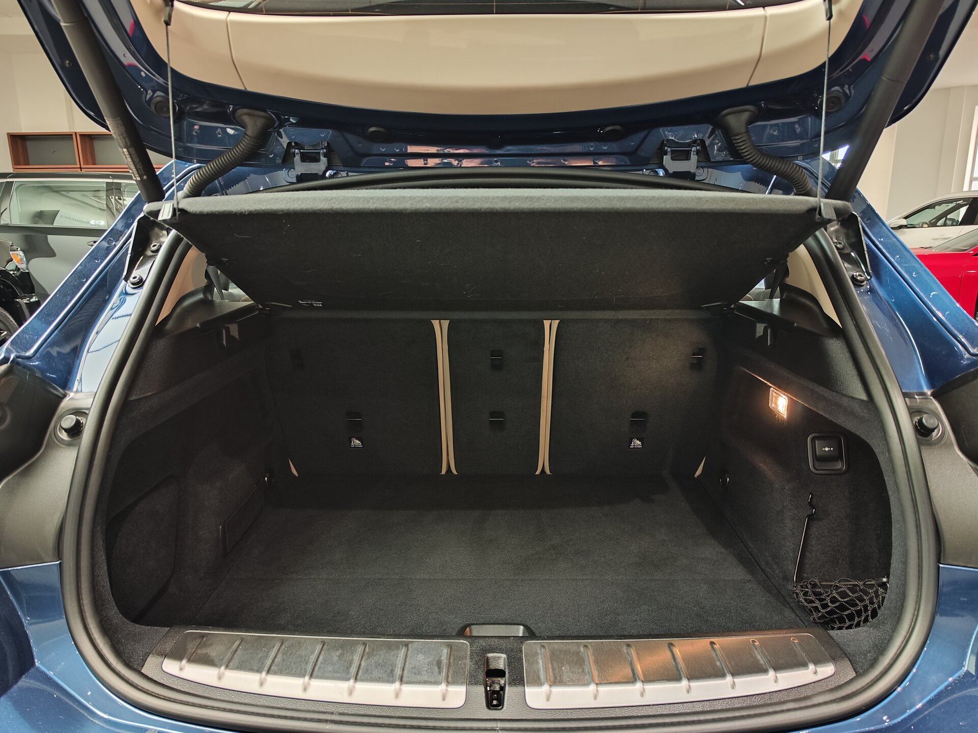 Автомобиль BMW X2 sDrive18i 1.5 AMT (140 л.с.) - 10