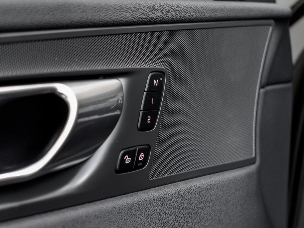 Купить Volvo XC60 2.0 AT (249 л.с.) 4WD, 2018 в Екатеренбурге