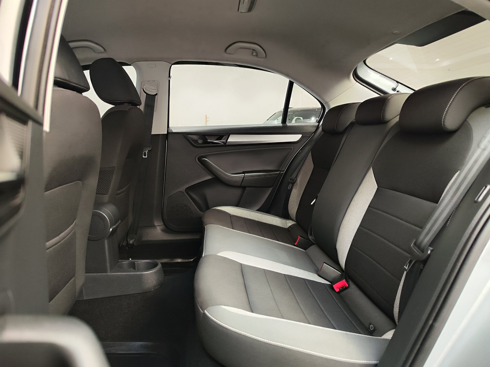 Автомобиль Skoda Rapid 1.4 AMT (125 л.с.) - 9