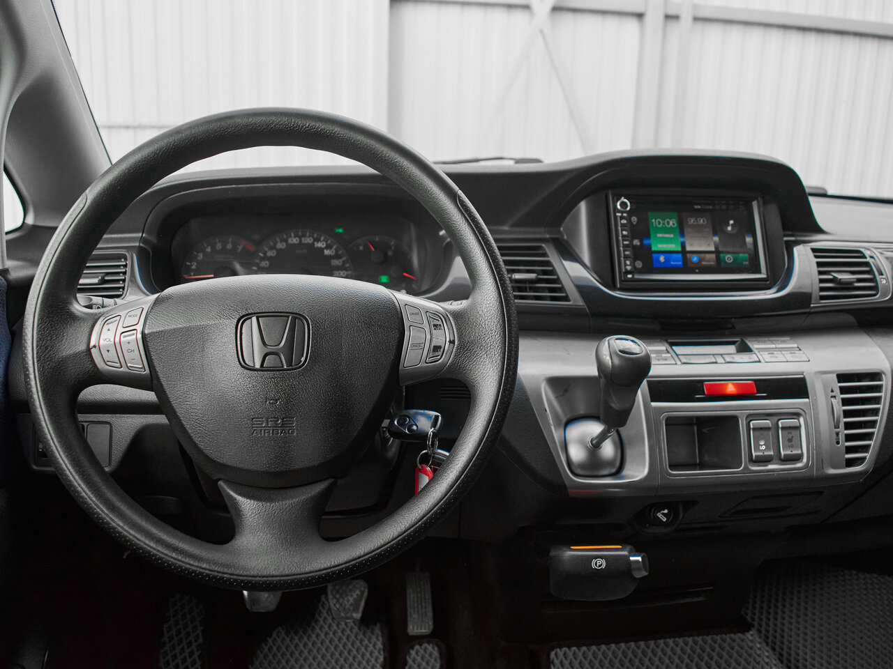 Купить Honda FR-V 1.8 MT (140 л.с.), 2008 в Екатеренбурге