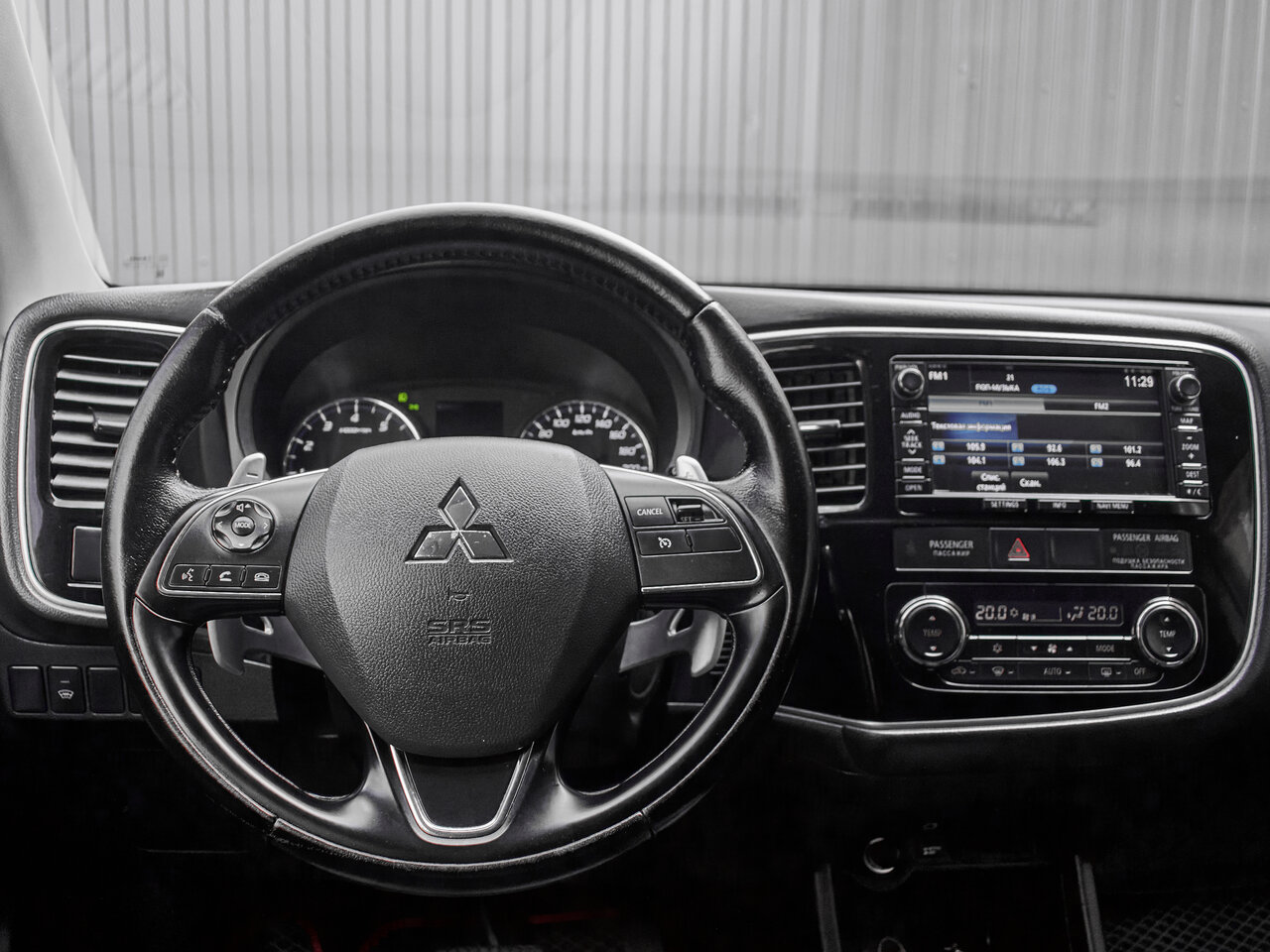 Купить Mitsubishi Outlander 2.4 CVT (167 л.с.) 4WD, 2015 в Екатеренбурге