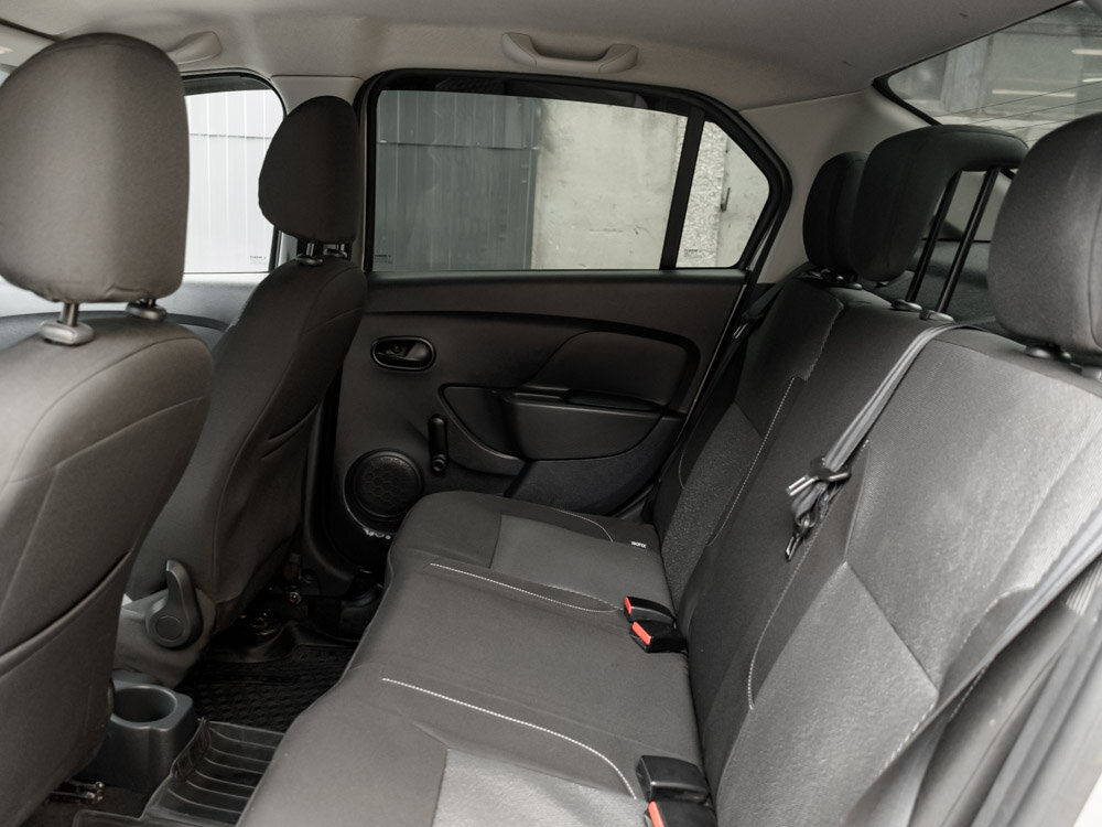 Купить Renault Logan Stepway 1.6 MT (82 л.с.), 2019 в Екатеренбурге