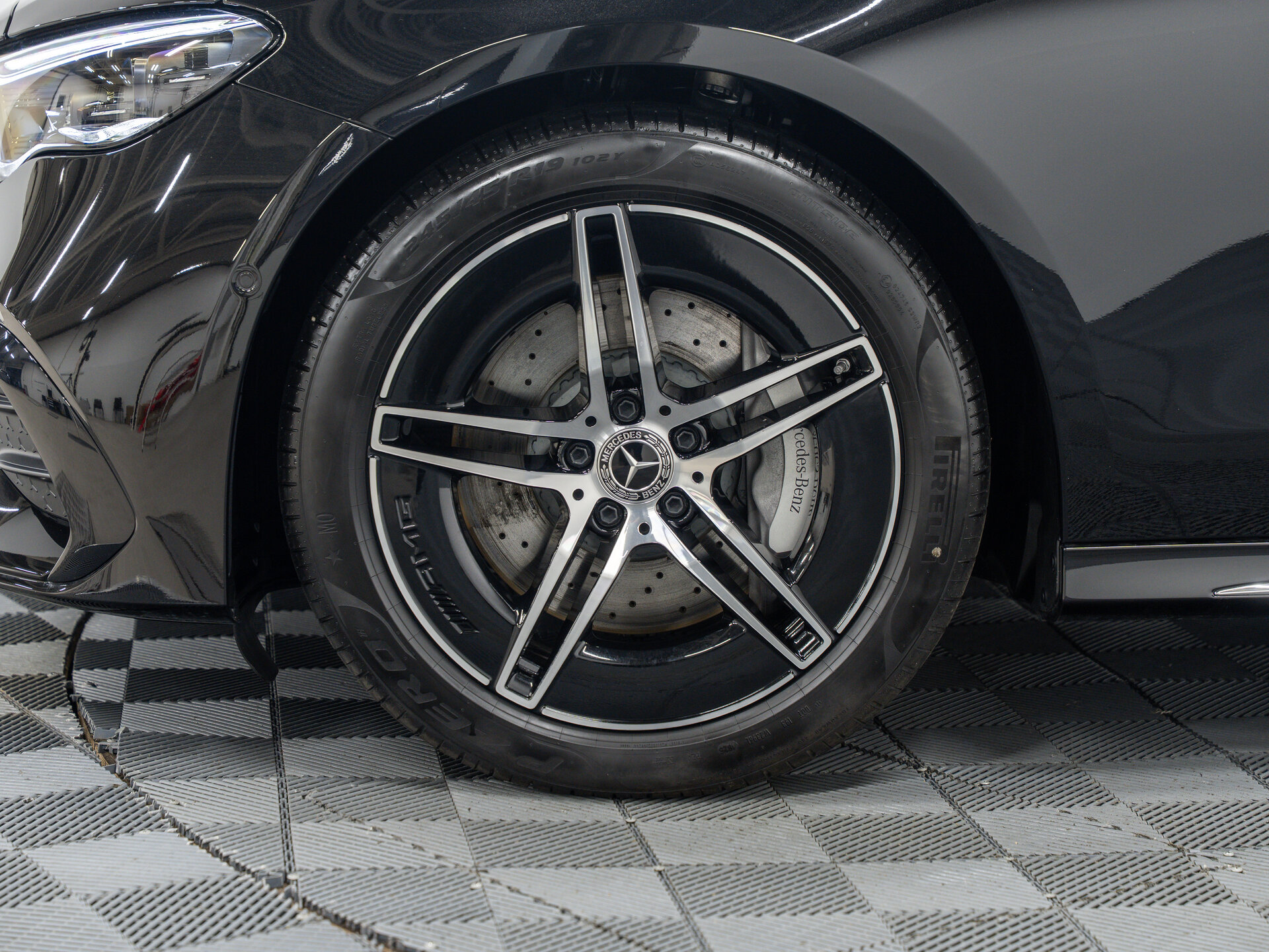 Автомобиль Mercedes-Benz E-Класс 300 2.0 AT (258 л.с.) 4WD - 3